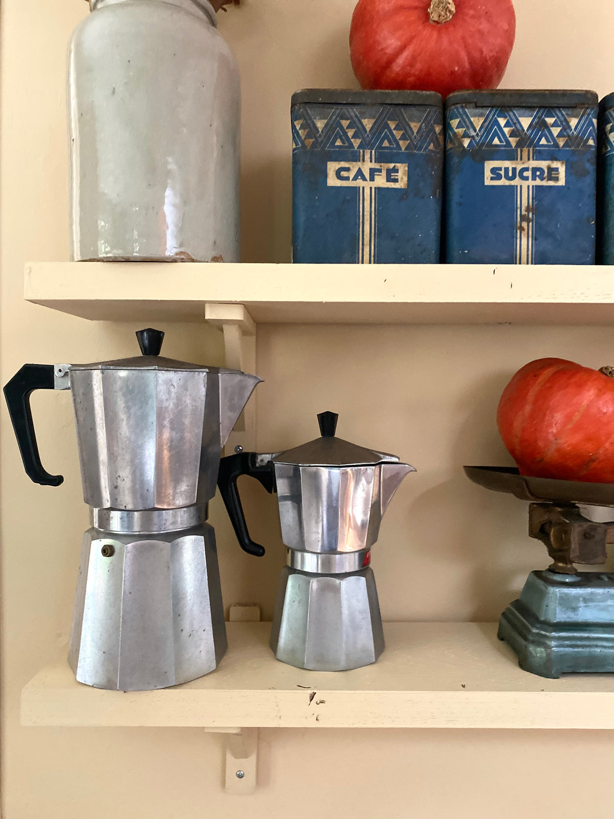 Duo de cafetières italiennes en aluminium, années 50-60