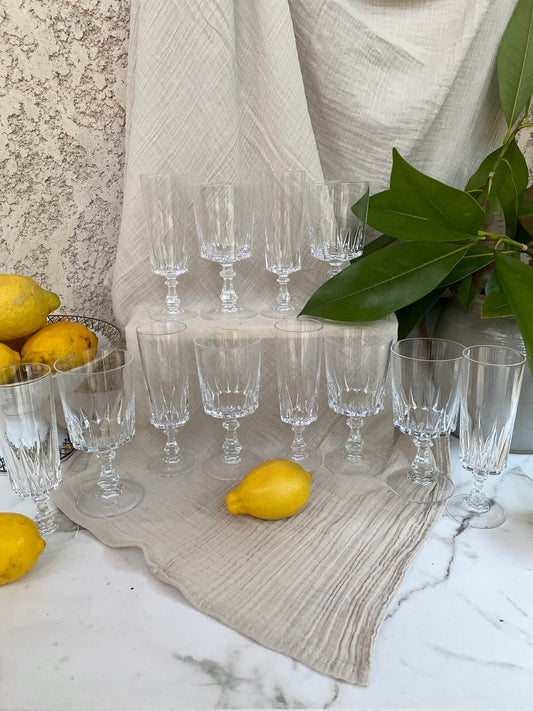 Service de 12 verres en cristal taillé 1970