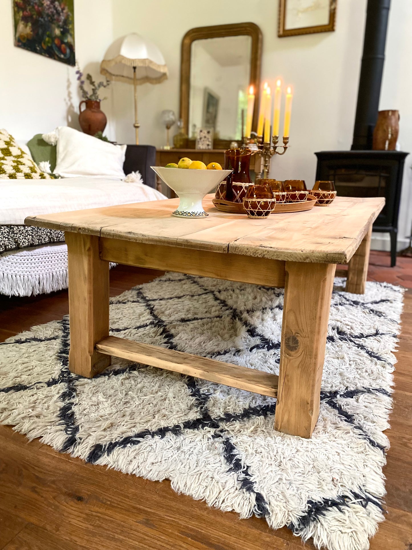 Table de ferme basse en bois ancien