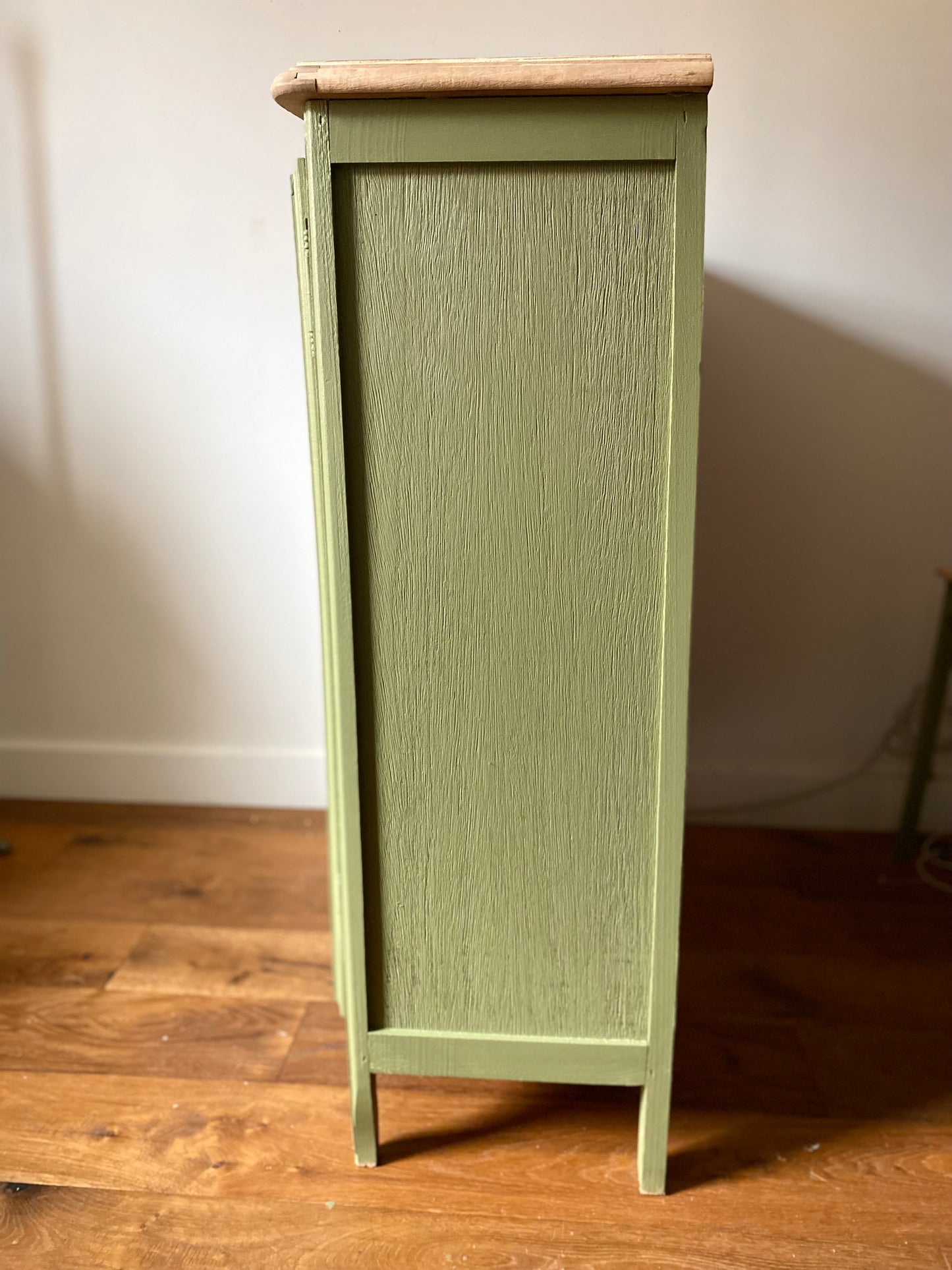 Buffet parisien ancien à chaussures