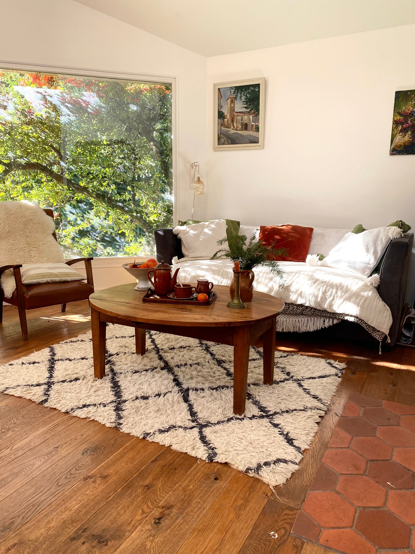 Table basse ancienne en noyer de 1900