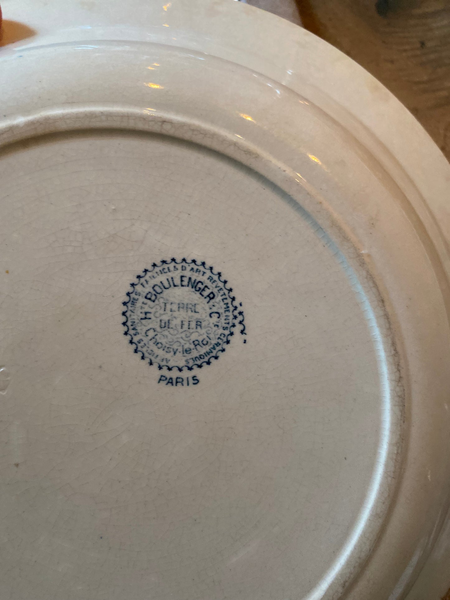 Plat creux en faïence Terre de fer