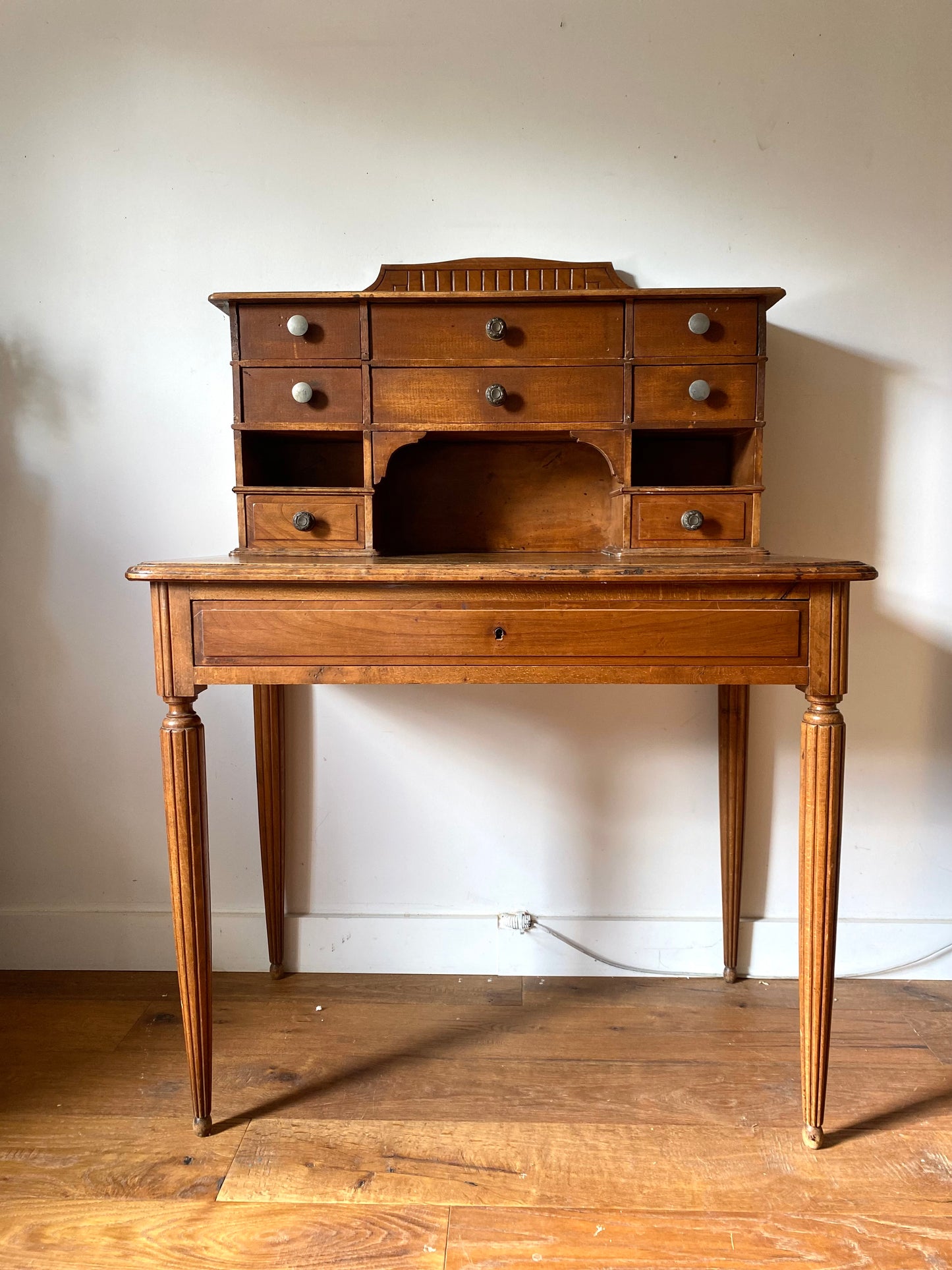 Bureau secrétaire en bois massif ancien