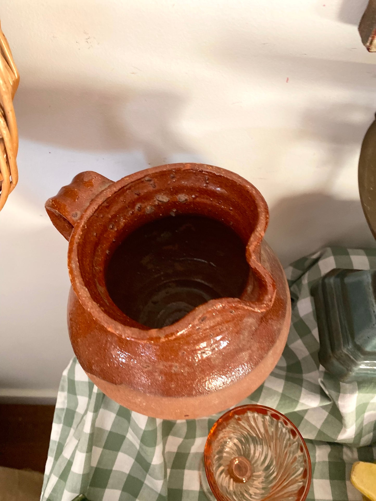 Pichet en terre cuite vernissée