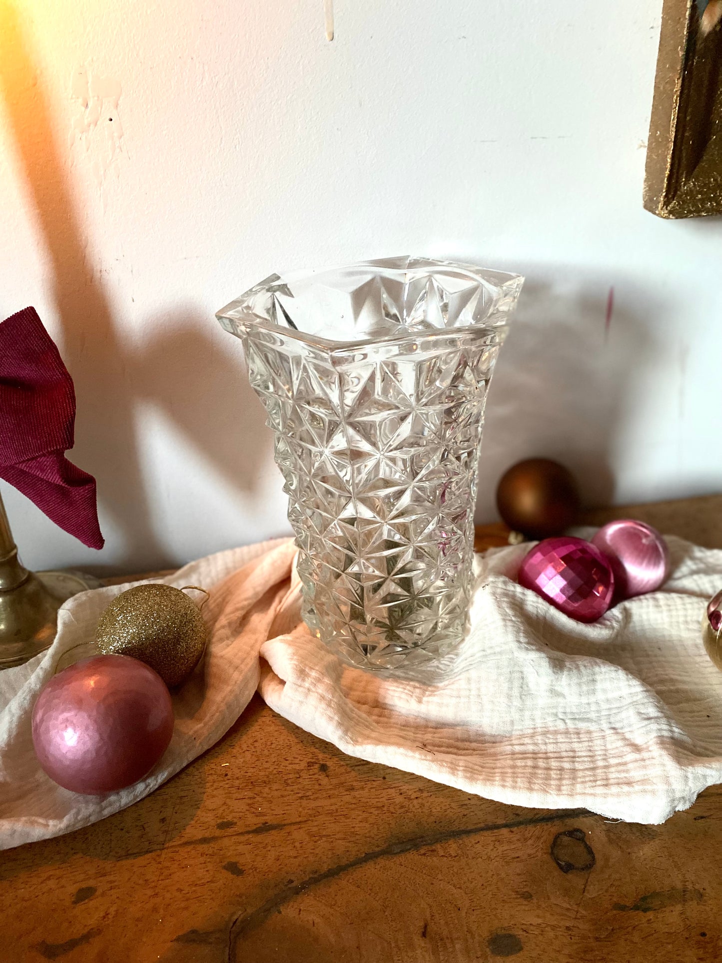 Vase en verre ciselé vintage