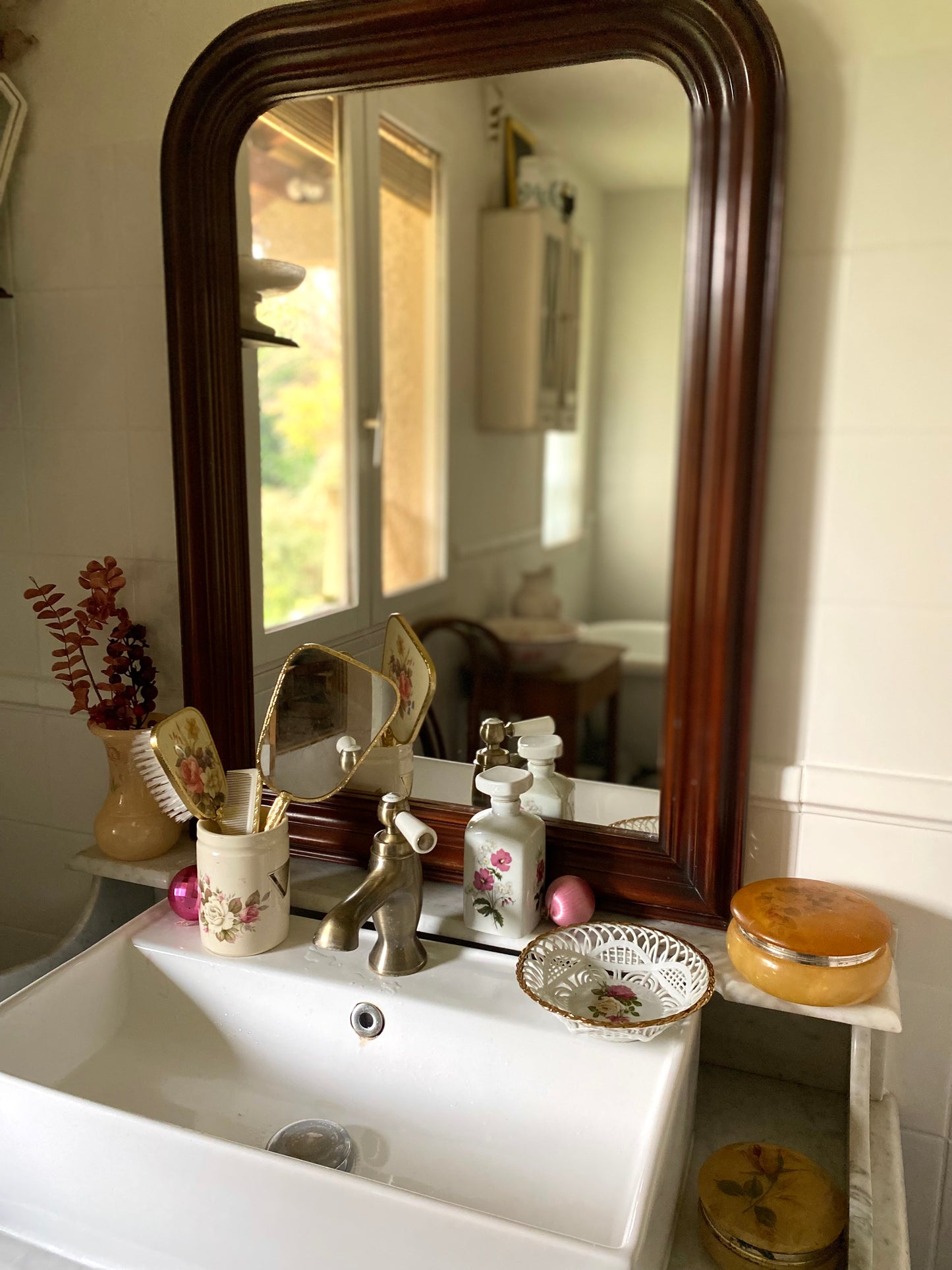 Alice / Flacon en porcelaine ancienne