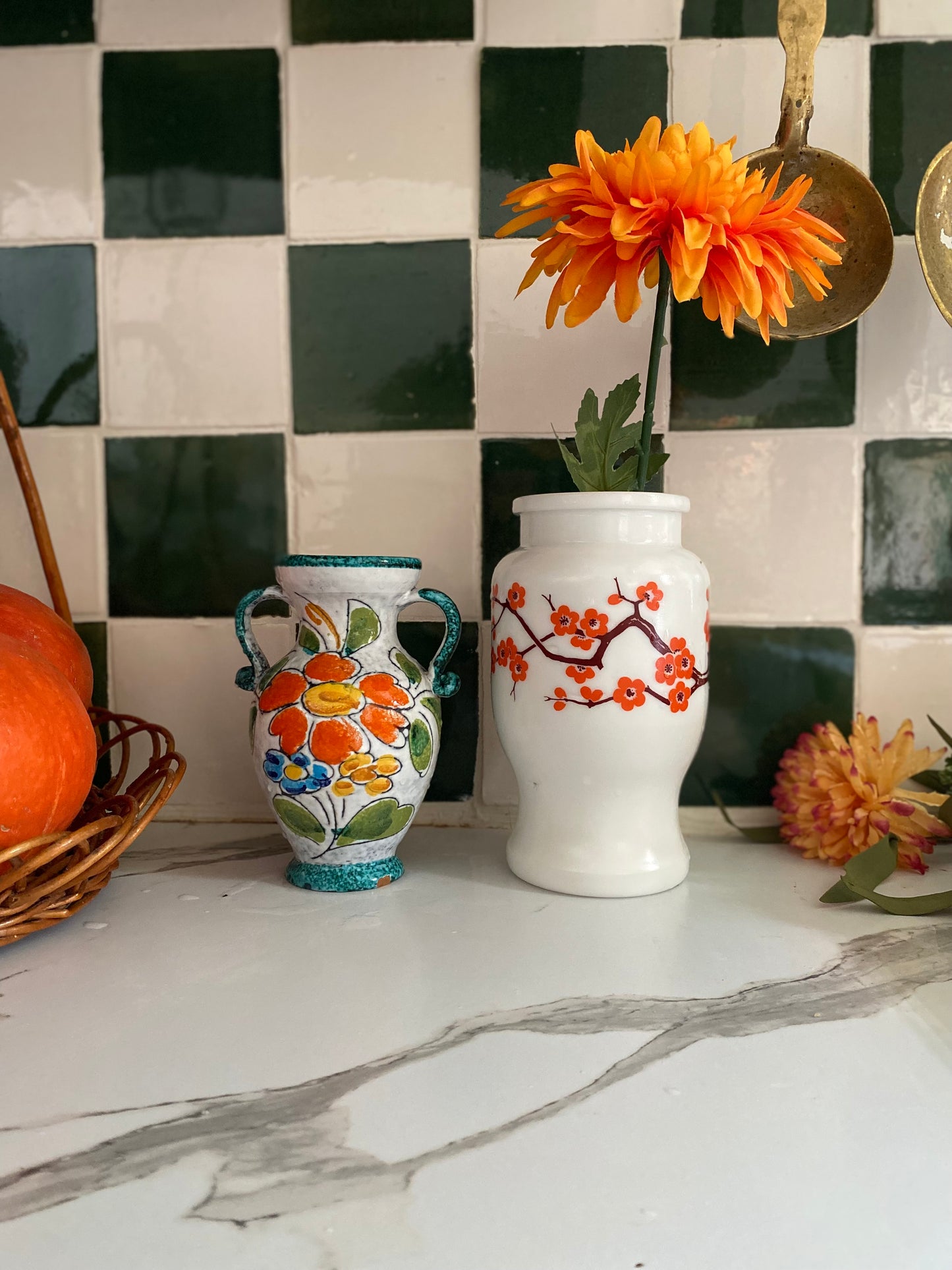 Soliflore en céramique ancienne