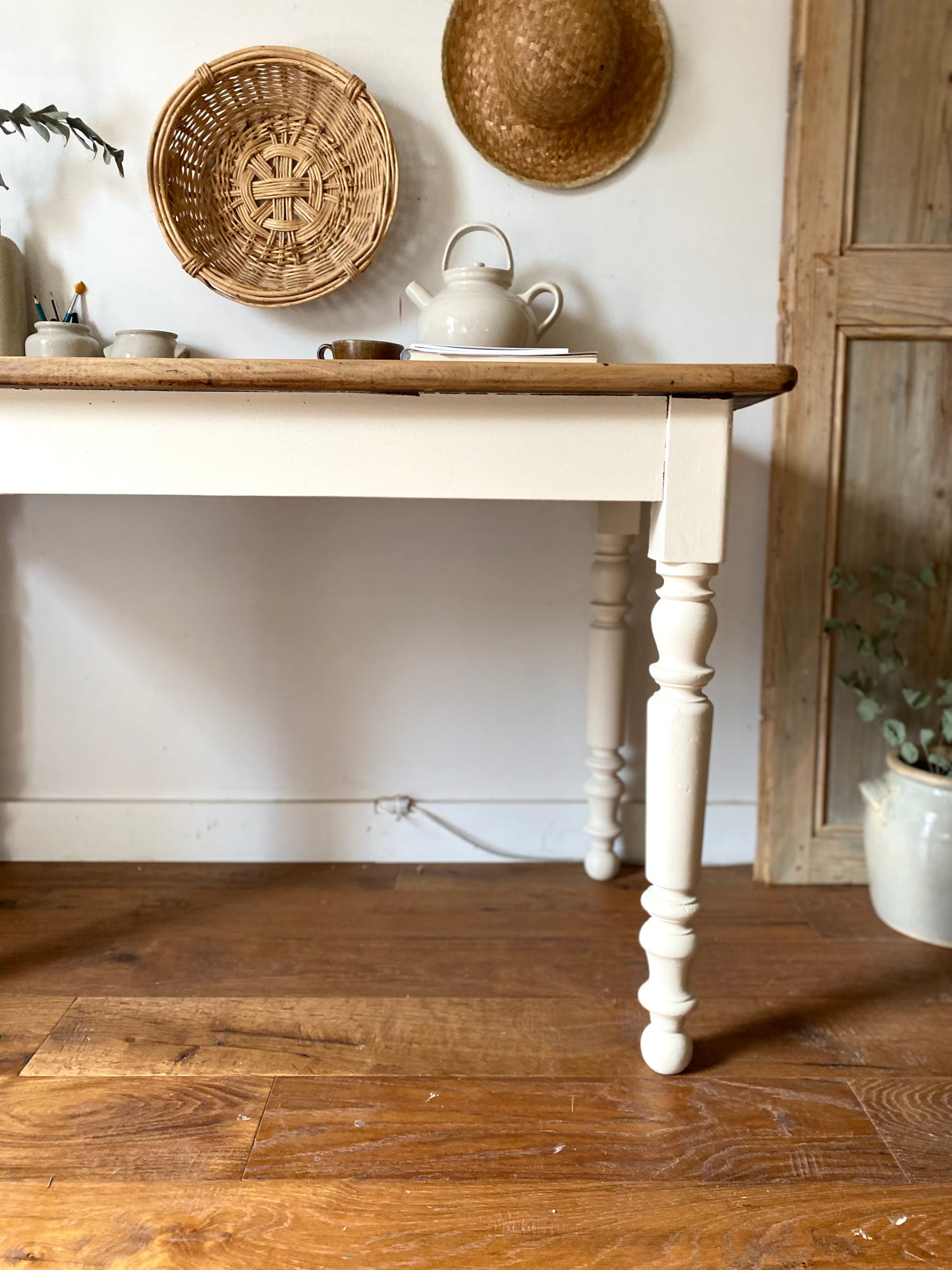 Magnifique bureau ancien en bois massif