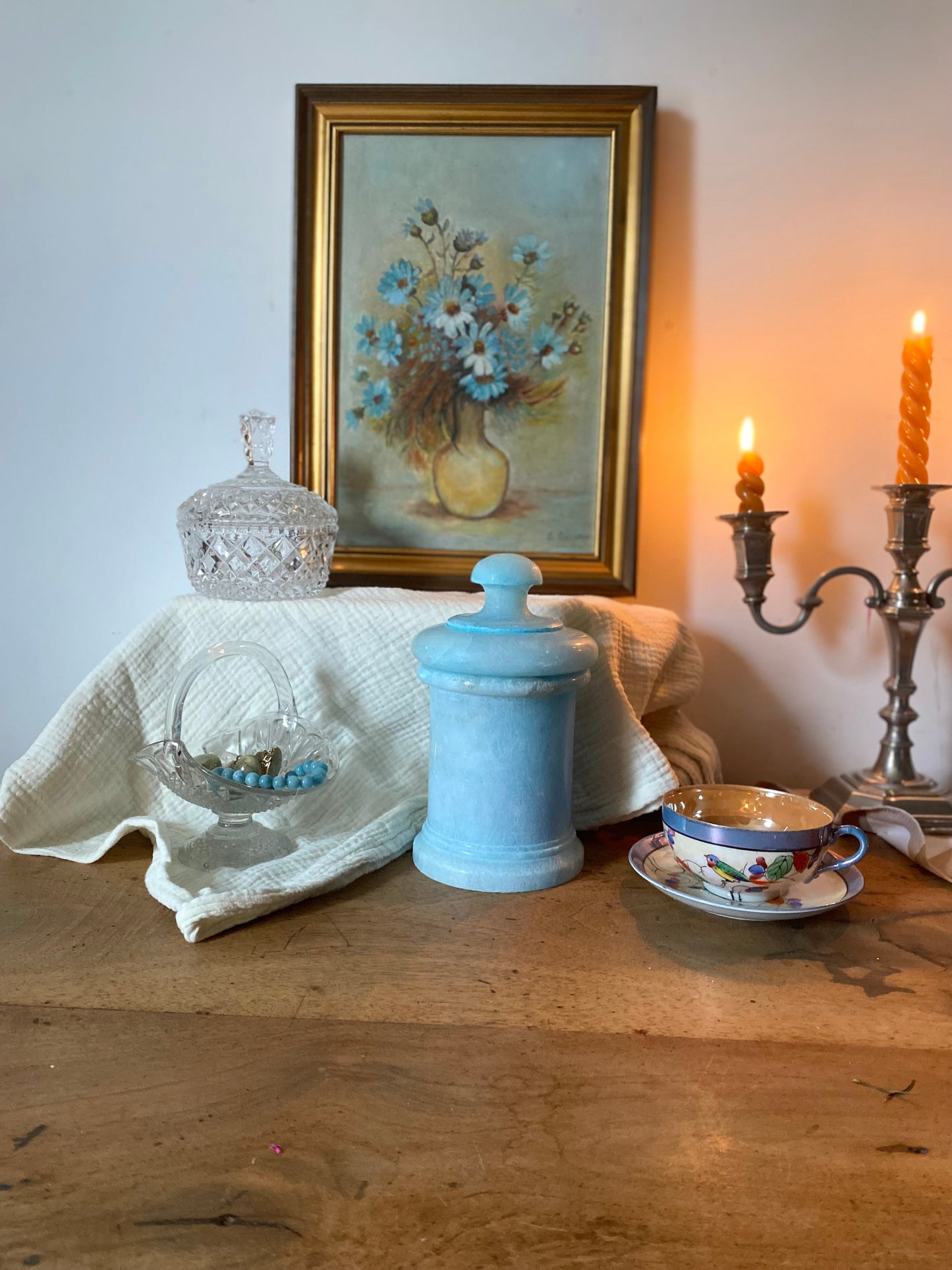 Pot d’apothicaire en albâtre bleu turquoise datant des années 1960.