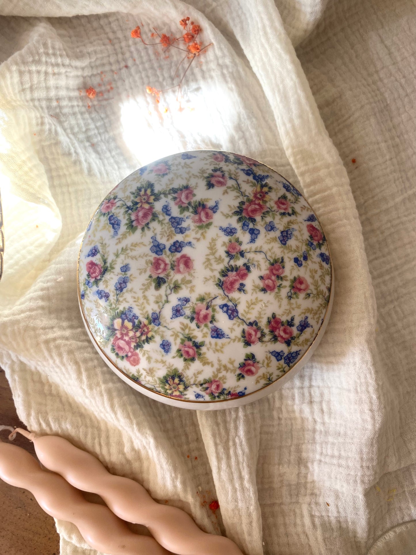 Boîte à bijoux en porcelaine de Saint-Uze