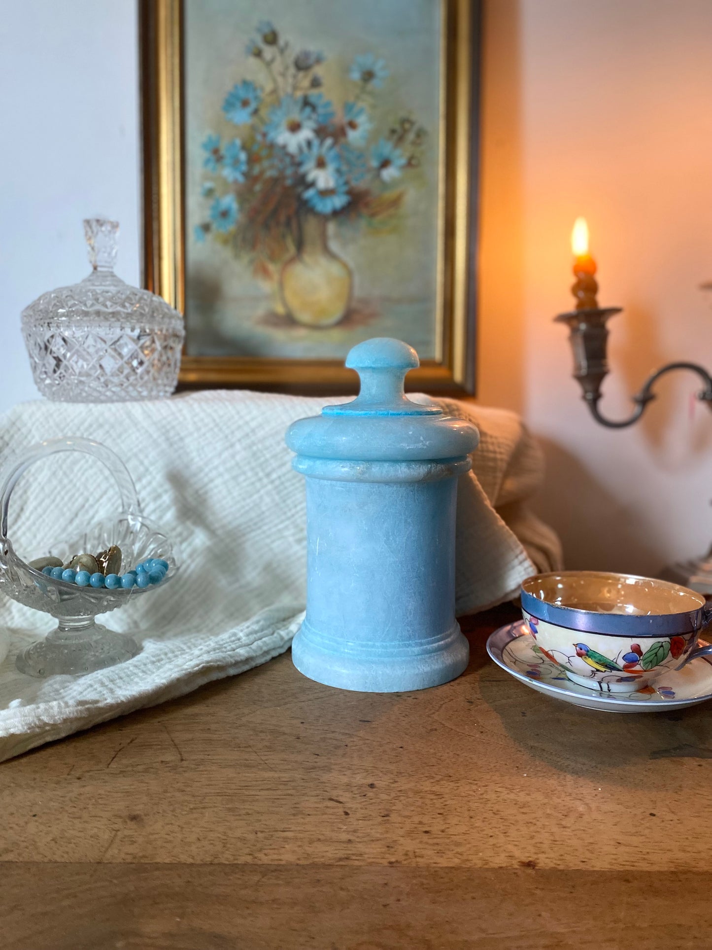 Pot d’apothicaire en albâtre bleu turquoise datant des années 1960.