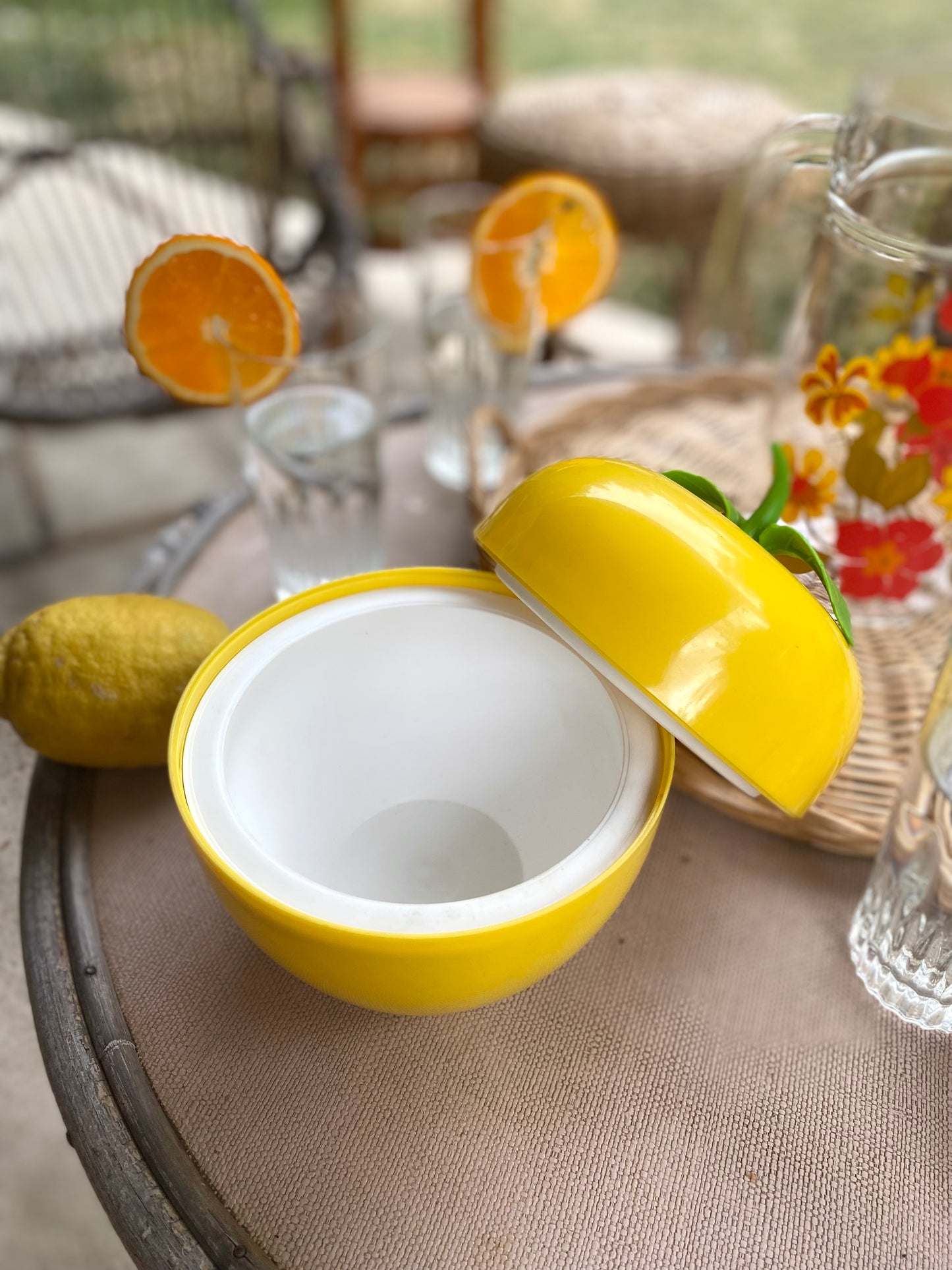 Seau à glaçons "pomme" vintage en plastique jaune, années 70