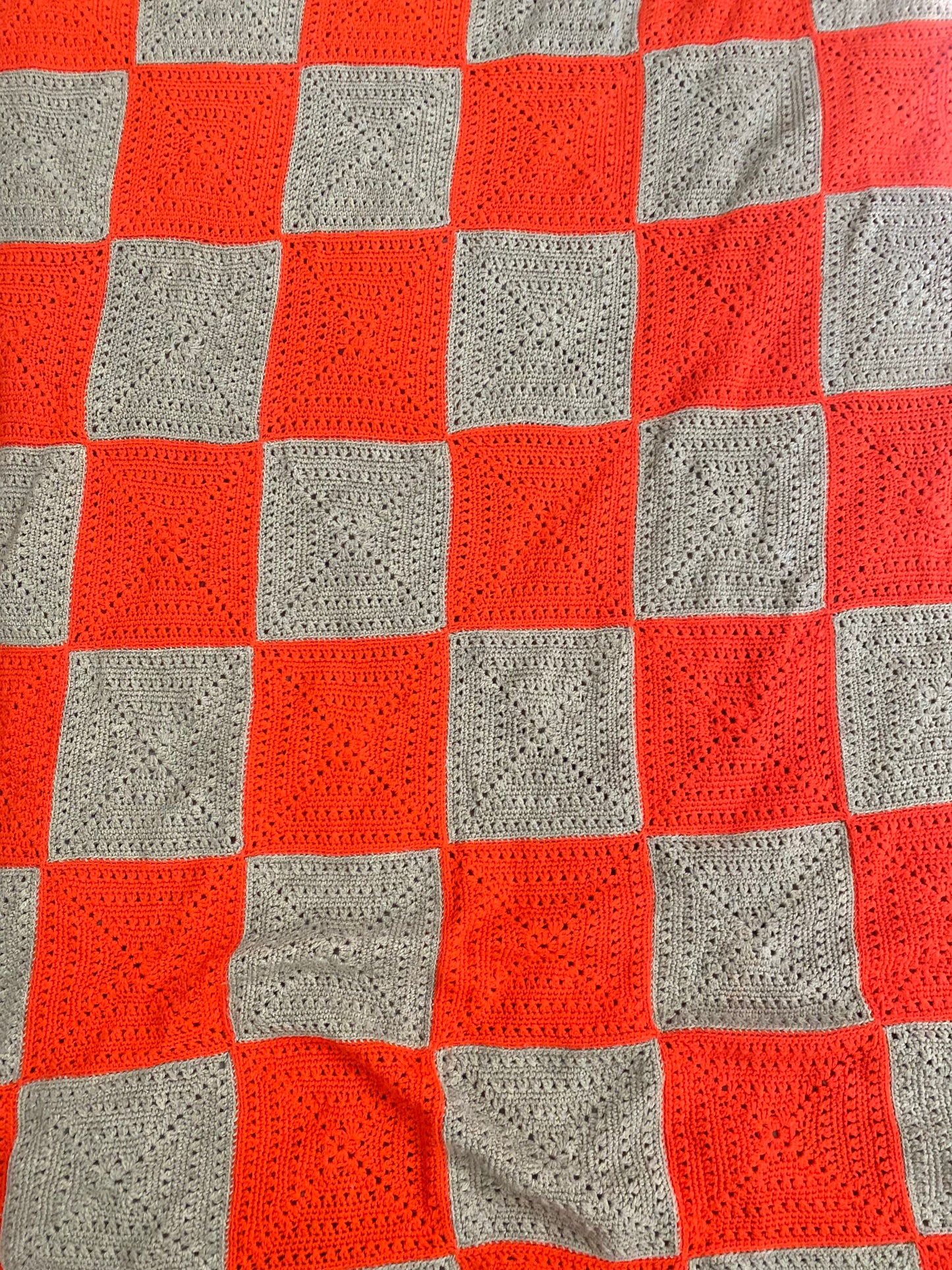 Plaid en laine au crochet vintage