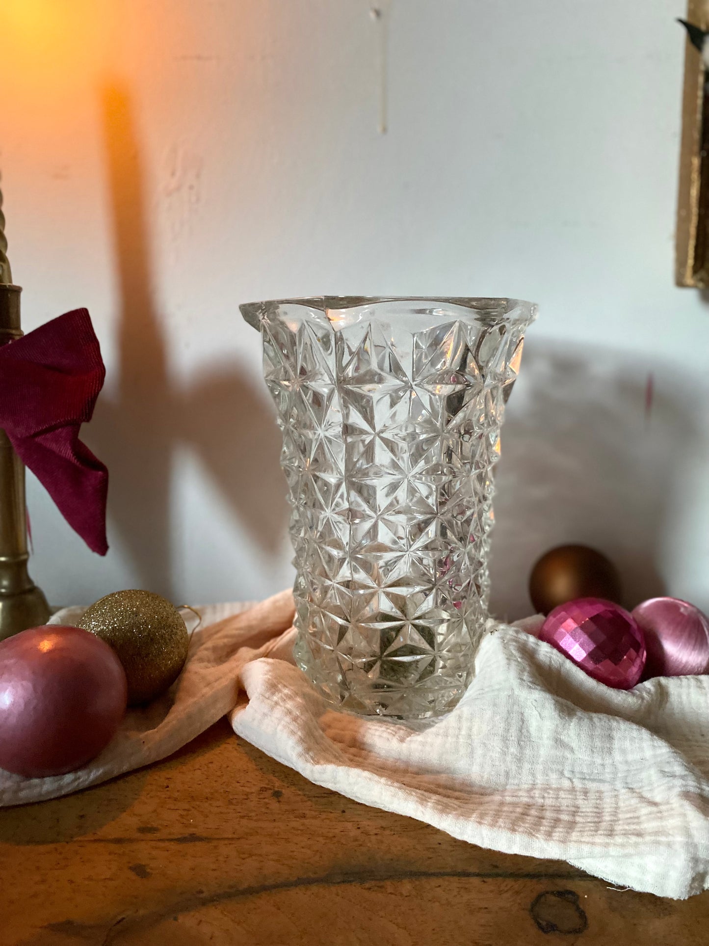 Vase en verre ciselé vintage