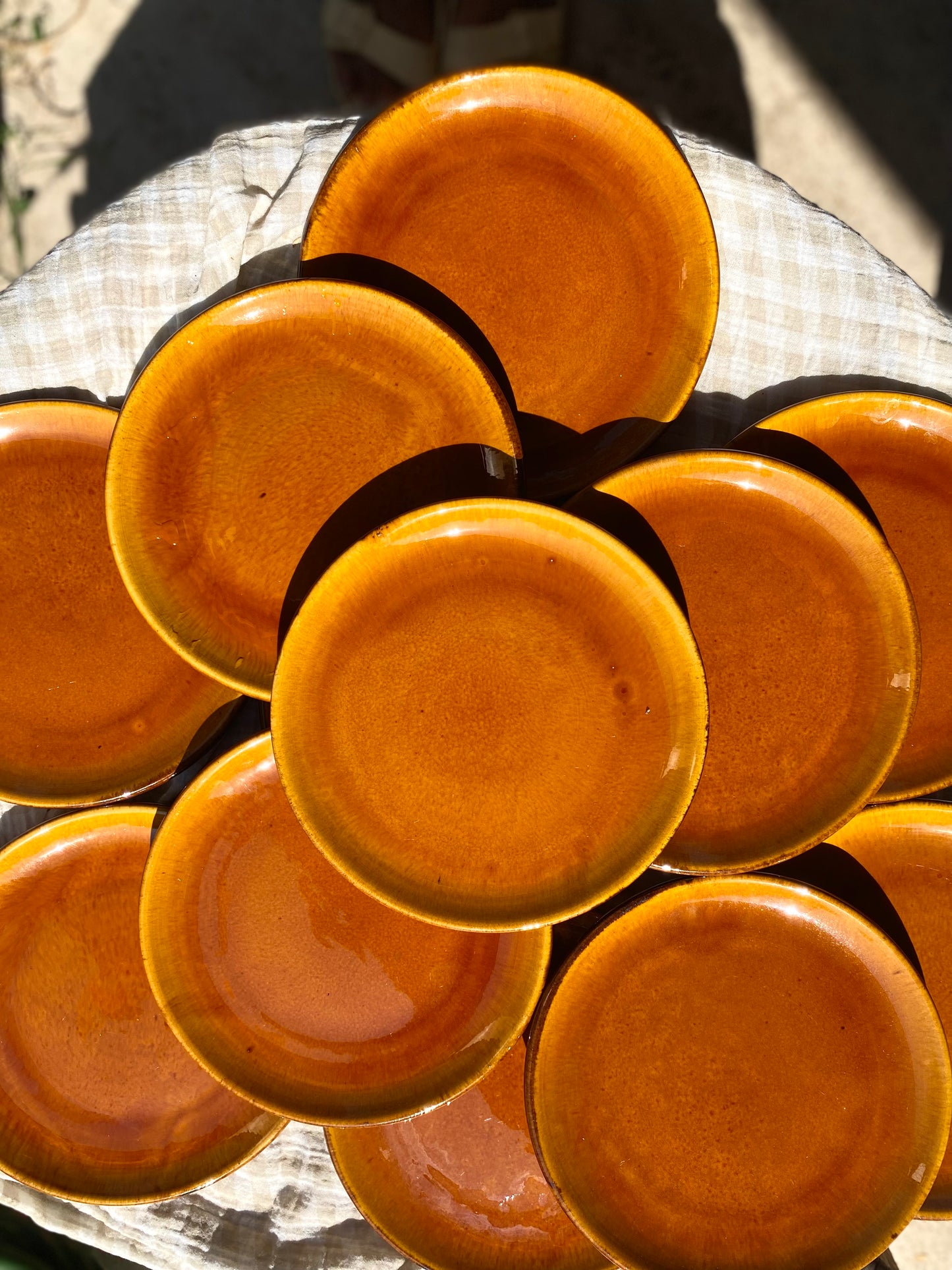Lot de 12 assiettes en grès Mourre-Milon, Dieulefit — vintage