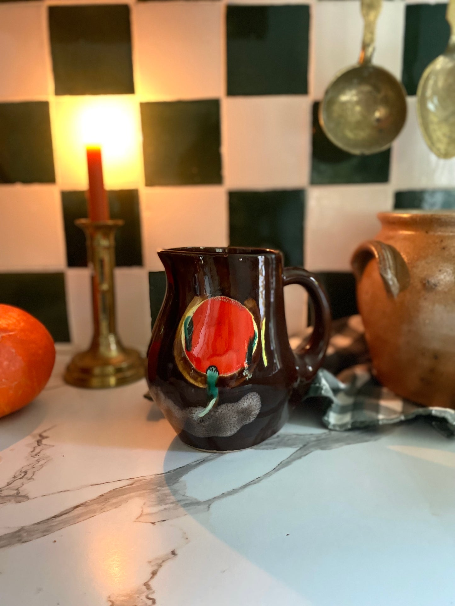 Duo de pichets en céramique ancienne