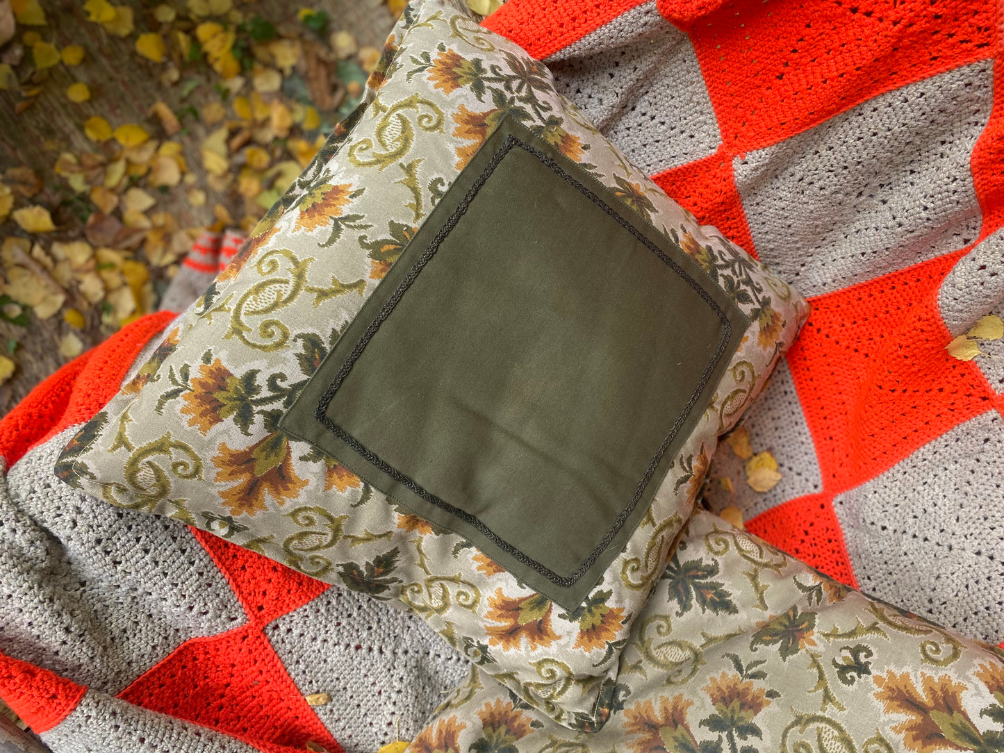 Ravissant duo de coussins en jacquard 70