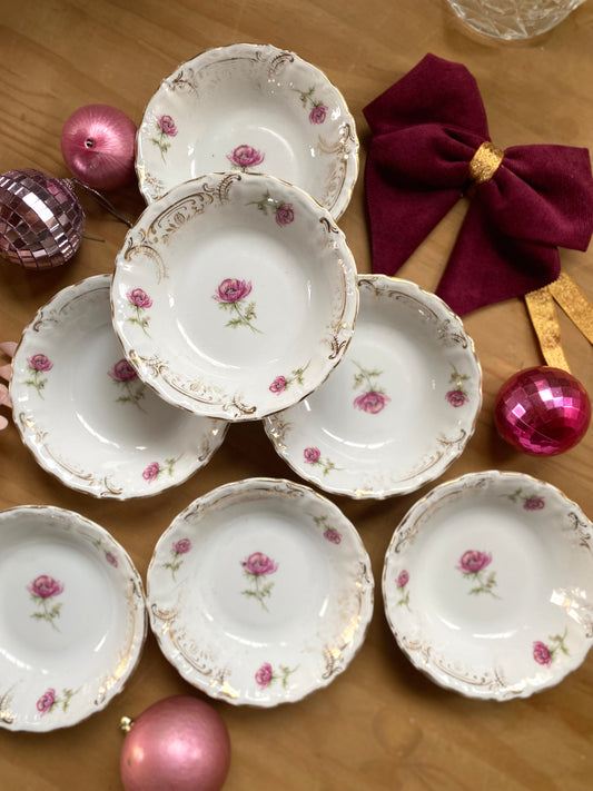 Ramequins en faïence ancienne