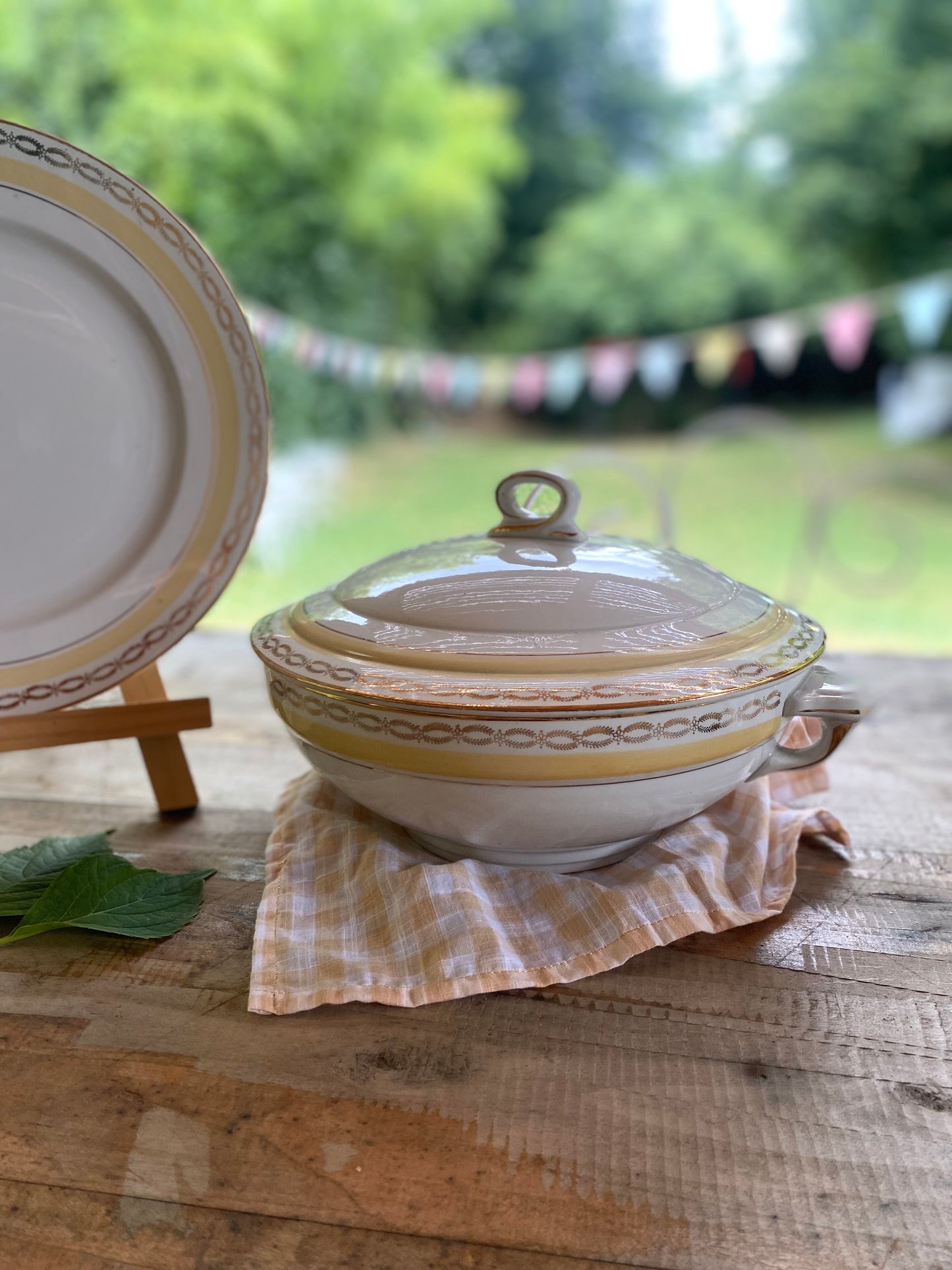 Soupiere en faïence ancienne