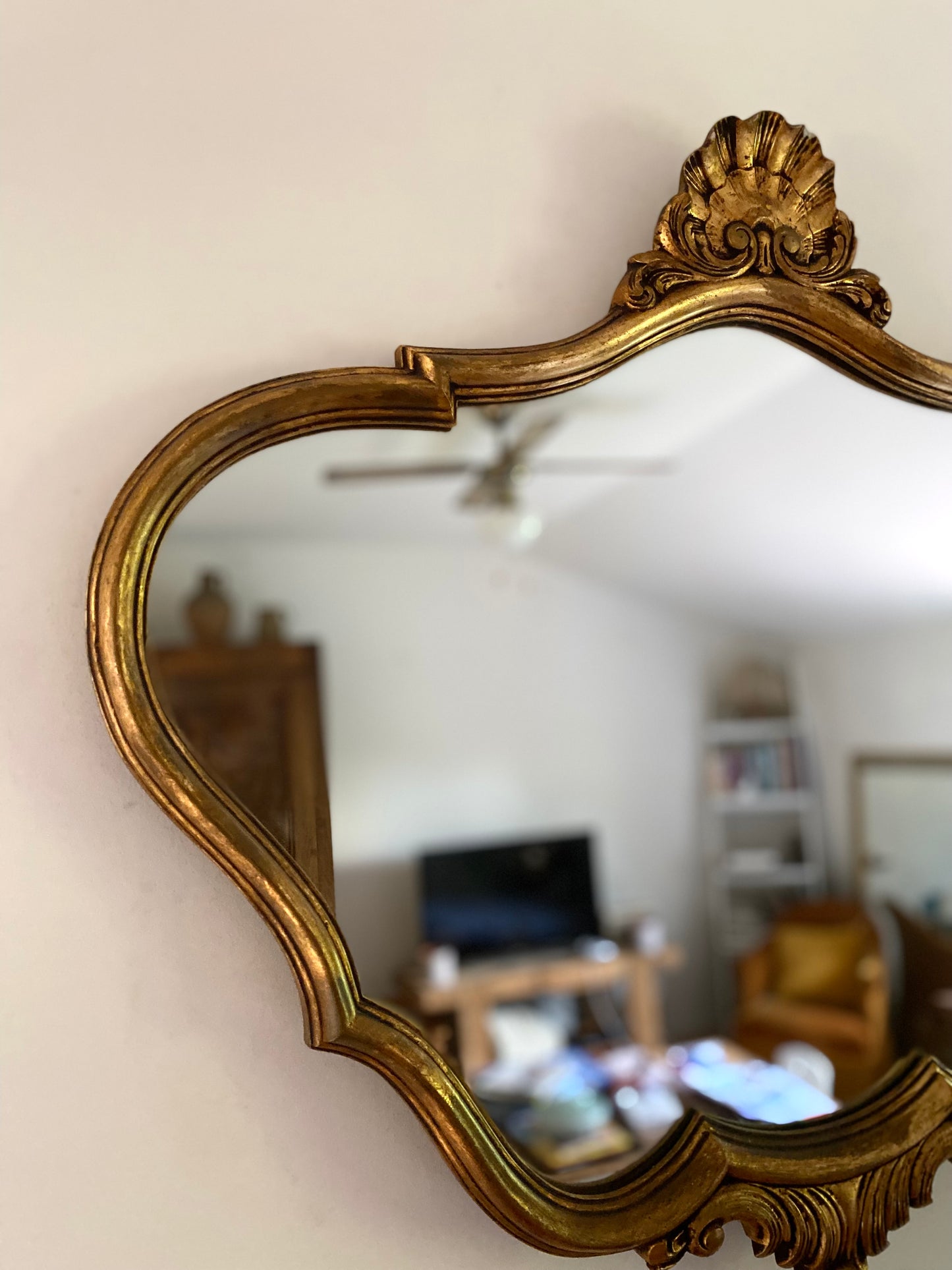 Miroir baroque ancien à coquille