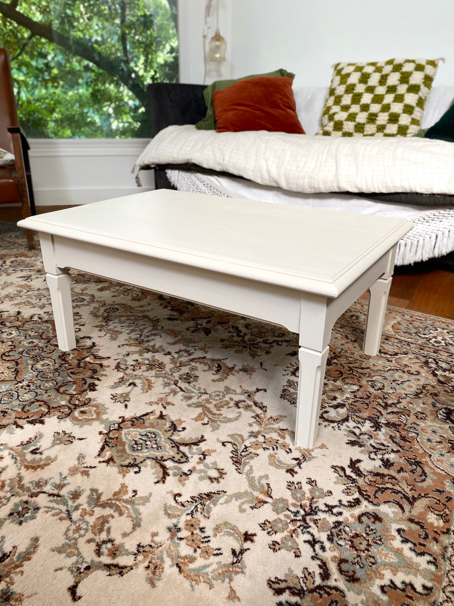 Table basse en bois ancien repeinte