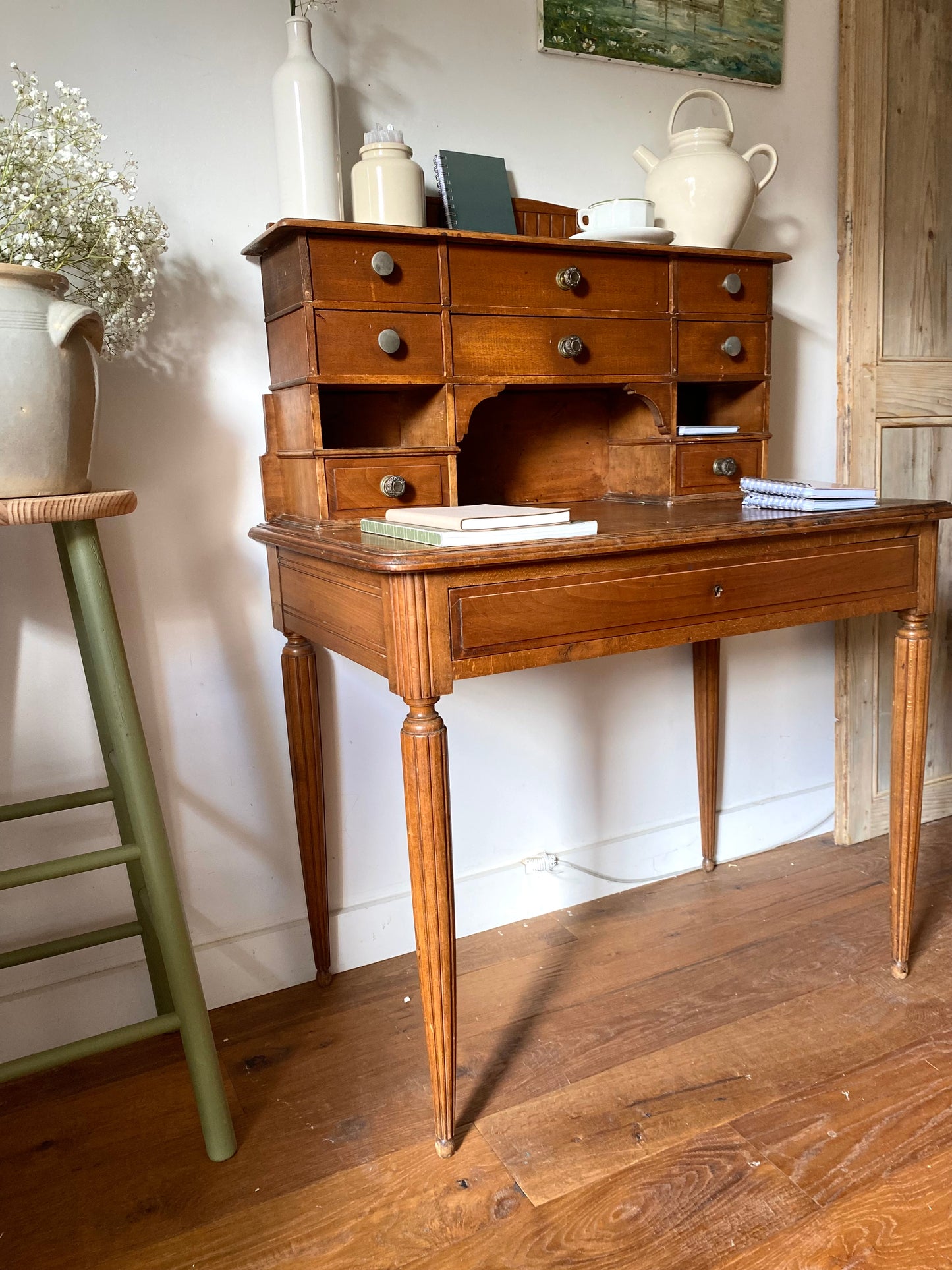 Bureau secrétaire en bois massif ancien