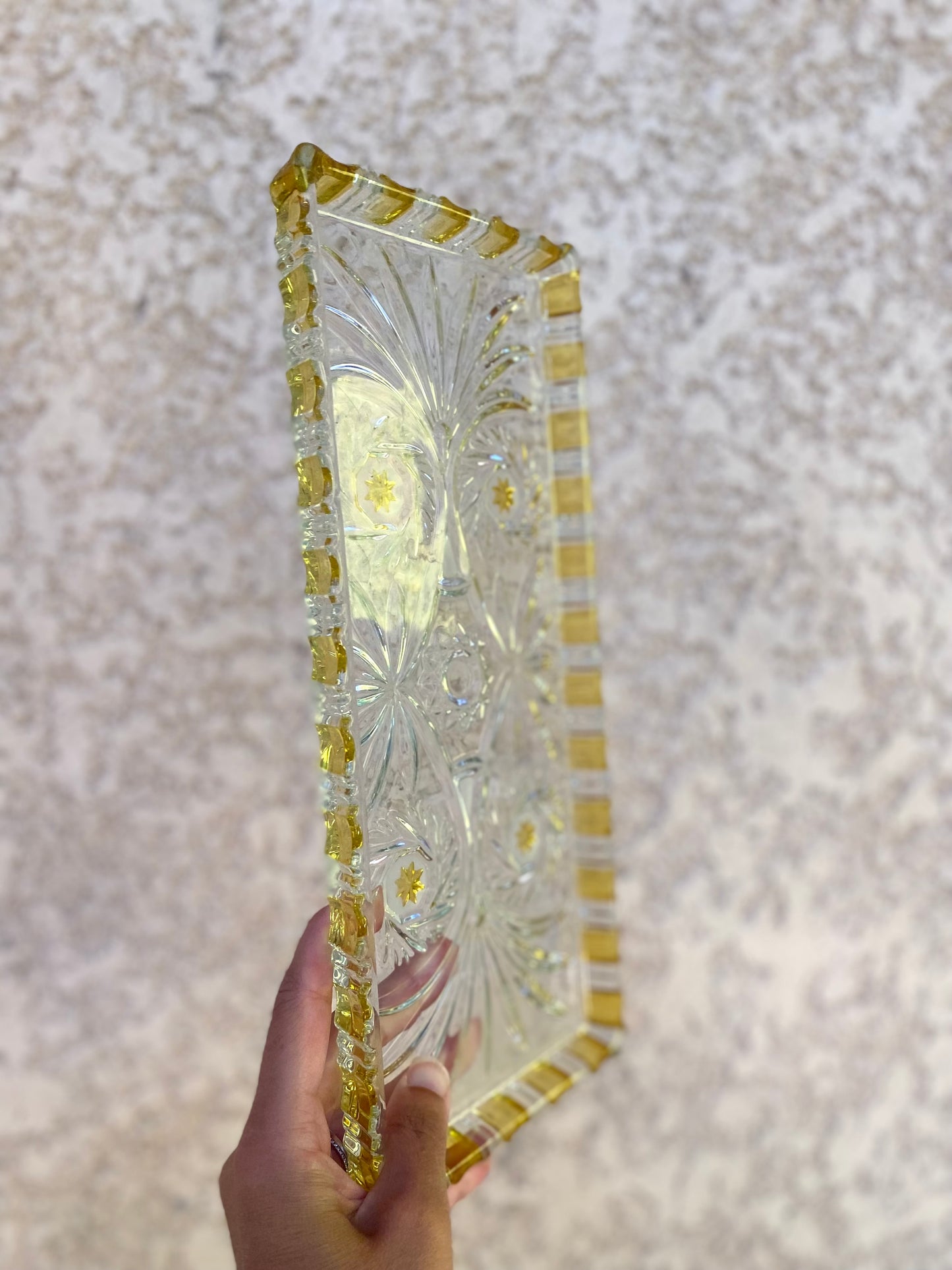 Plateau rectangulaire en verre pressé, années 1960-1970
