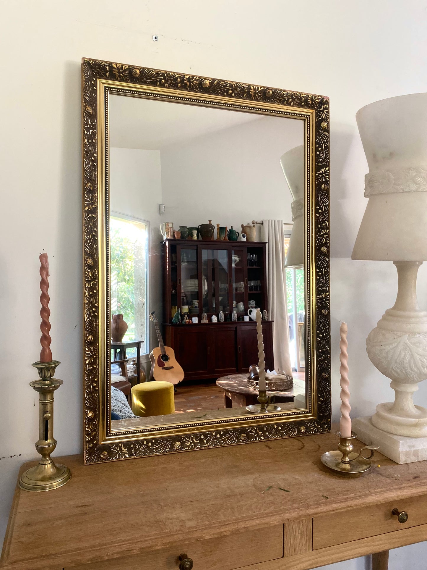 Grand Miroir de Style Classique – Cadre Doré Patiné - 1970