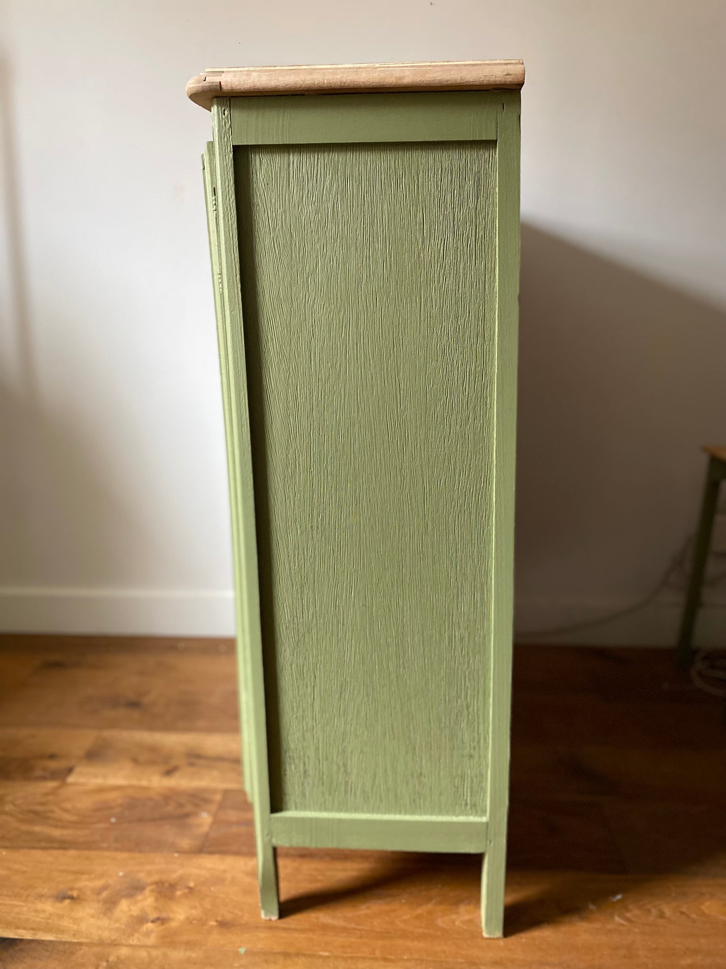 Buffet parisien ancien à chaussures