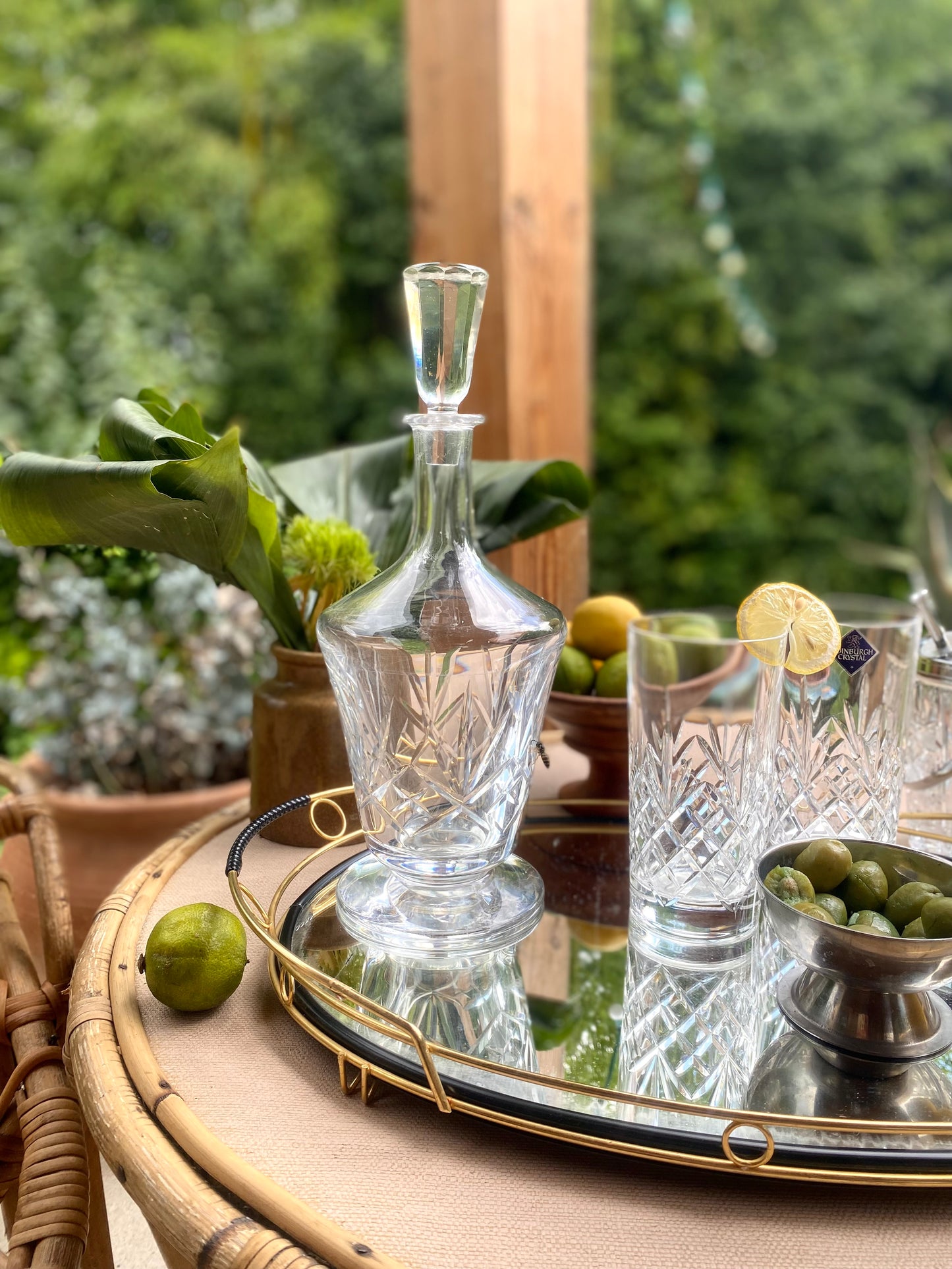 Carafe en cristal ancien ciselé