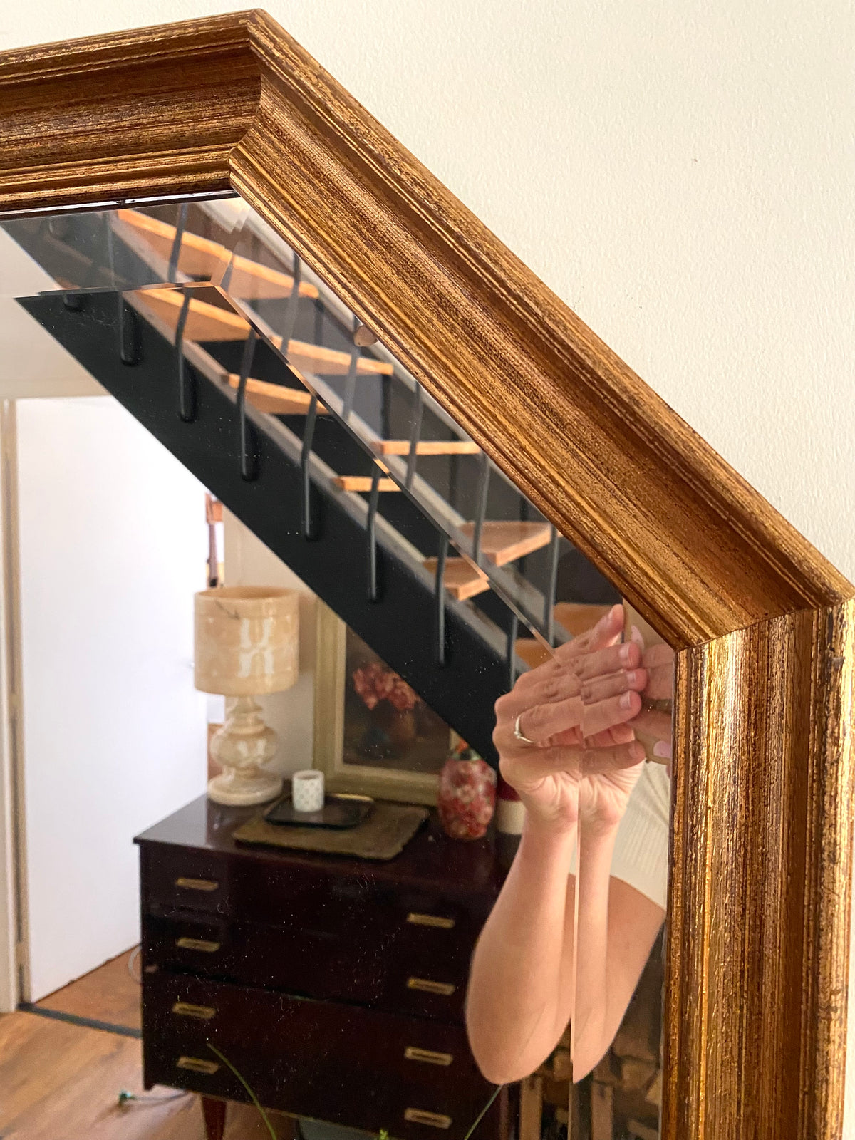 Miroir octogonal en bois doré, verre biseauté, années 70