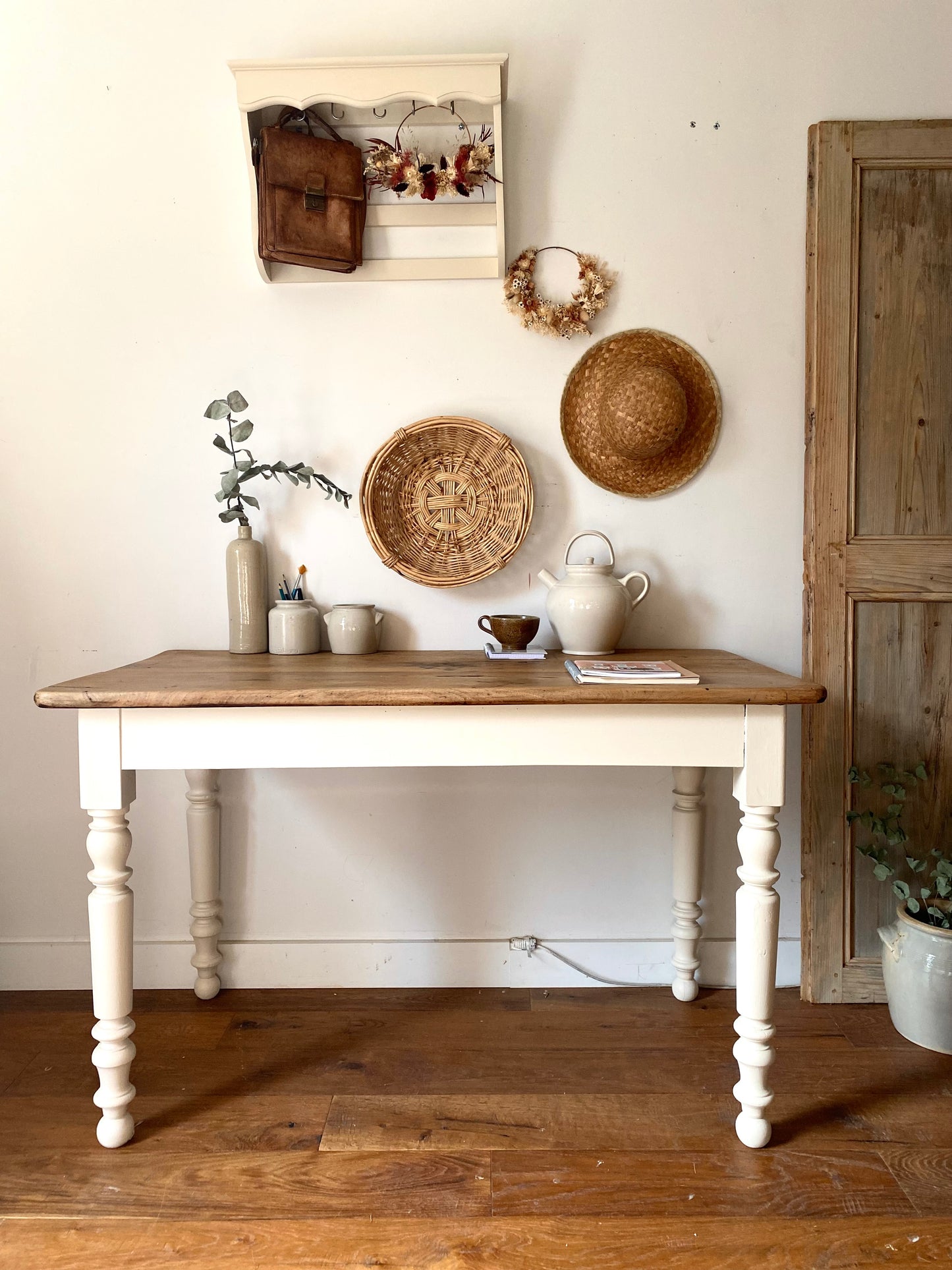 Magnifique bureau ancien en bois massif