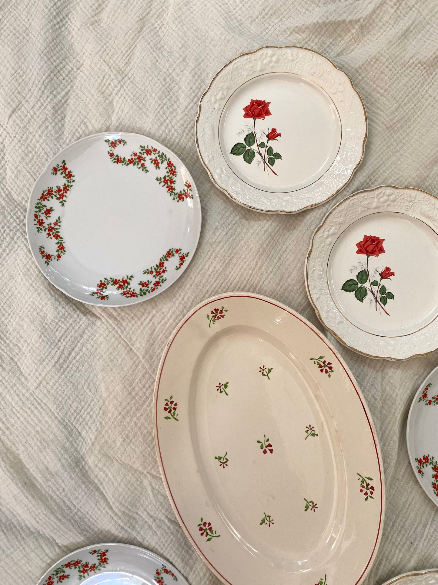 Assiettes à dessert dépareillées