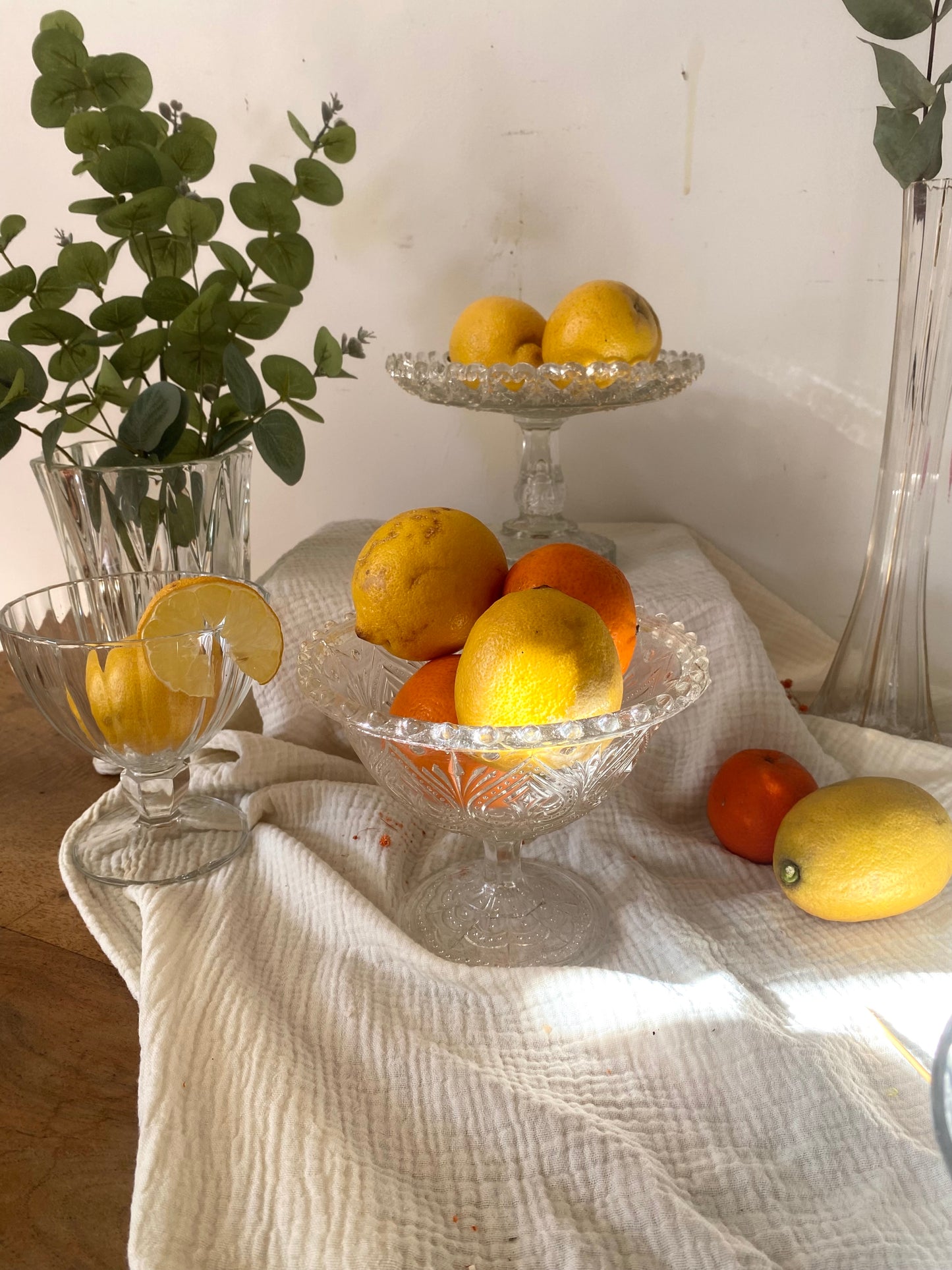 Superbe drageoir Ancien en Verre Moulé – Motif "Cœur & Lyre" – Style EAPG