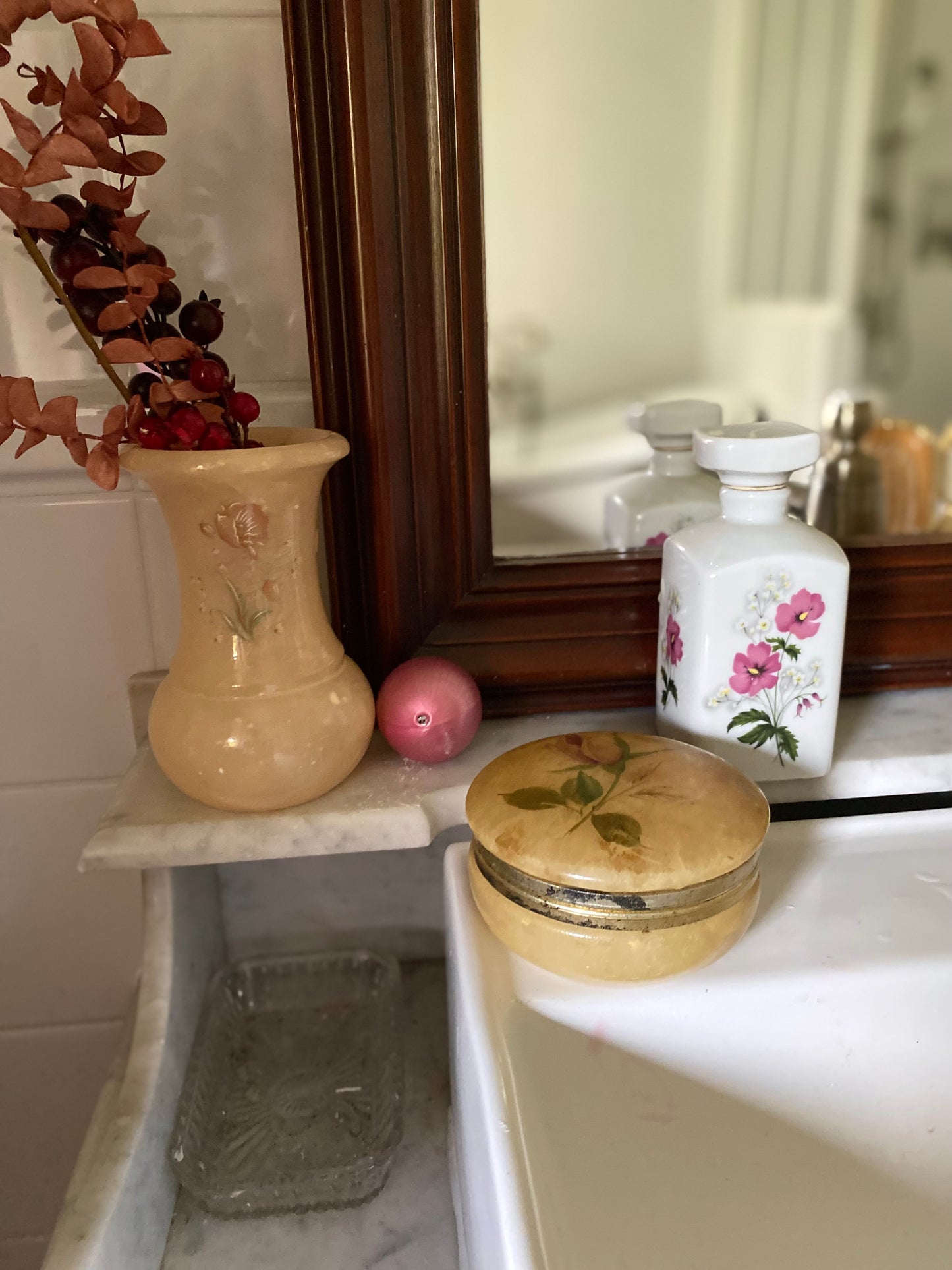 Alice/ Boîte à bijoux en albâtre