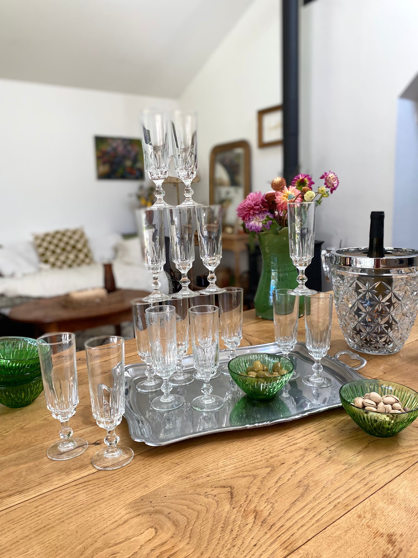 Service de 16 flûtes en verre ancien