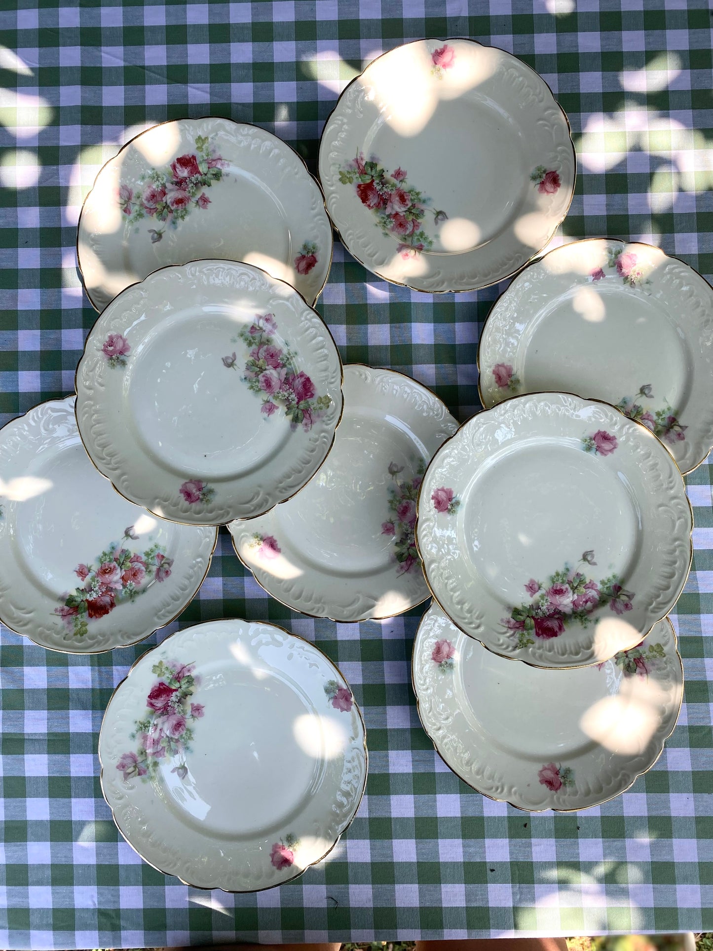 Assiettes à dessert en porcelaine, décor de roses
