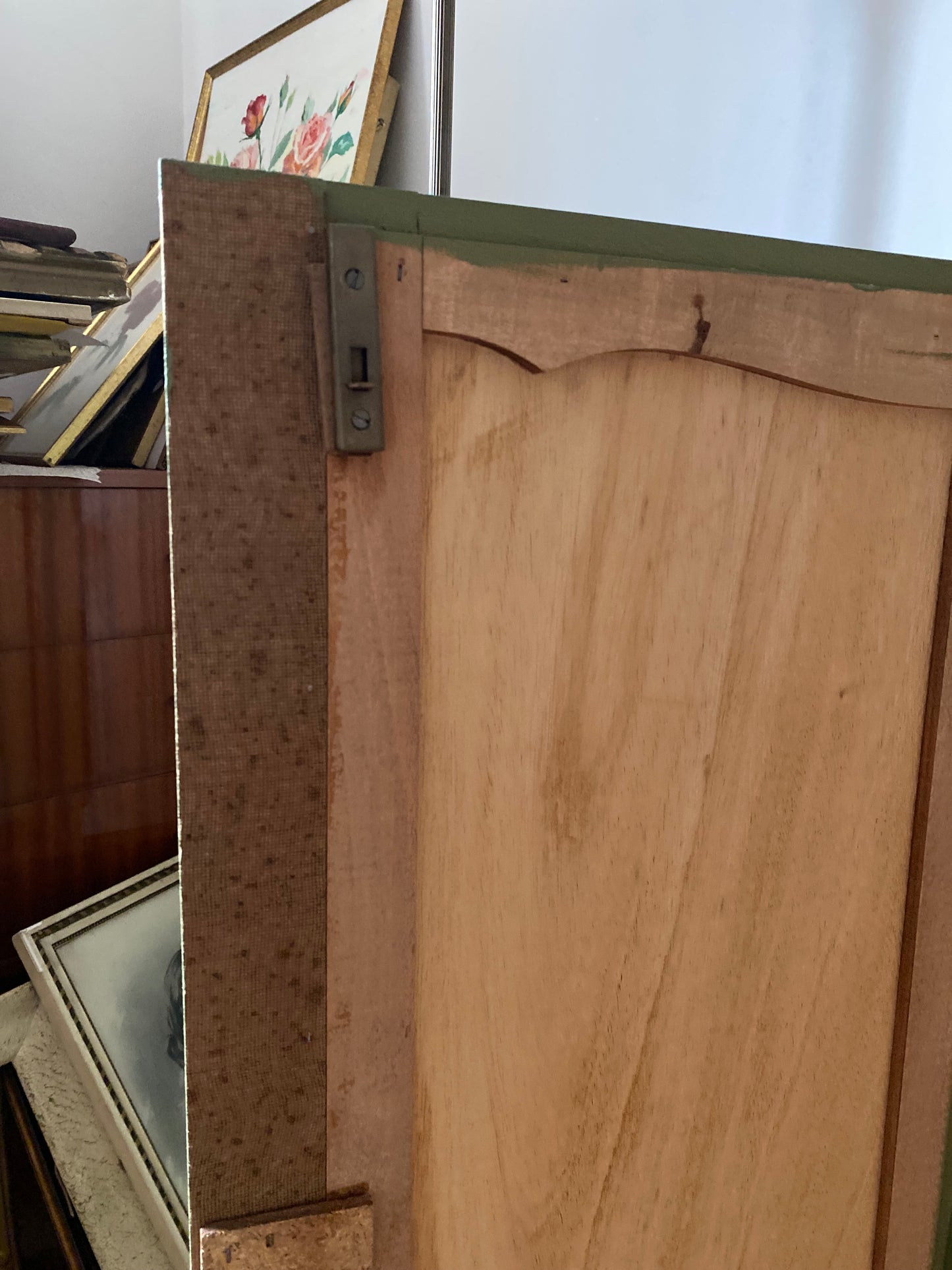 Buffet parisien ancien à chaussures