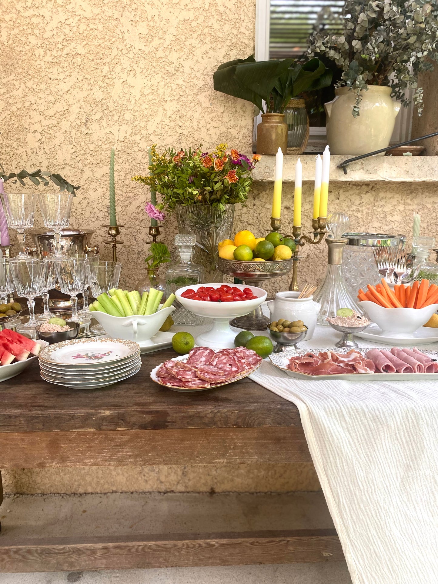 Saucière en porcelaine ancienne