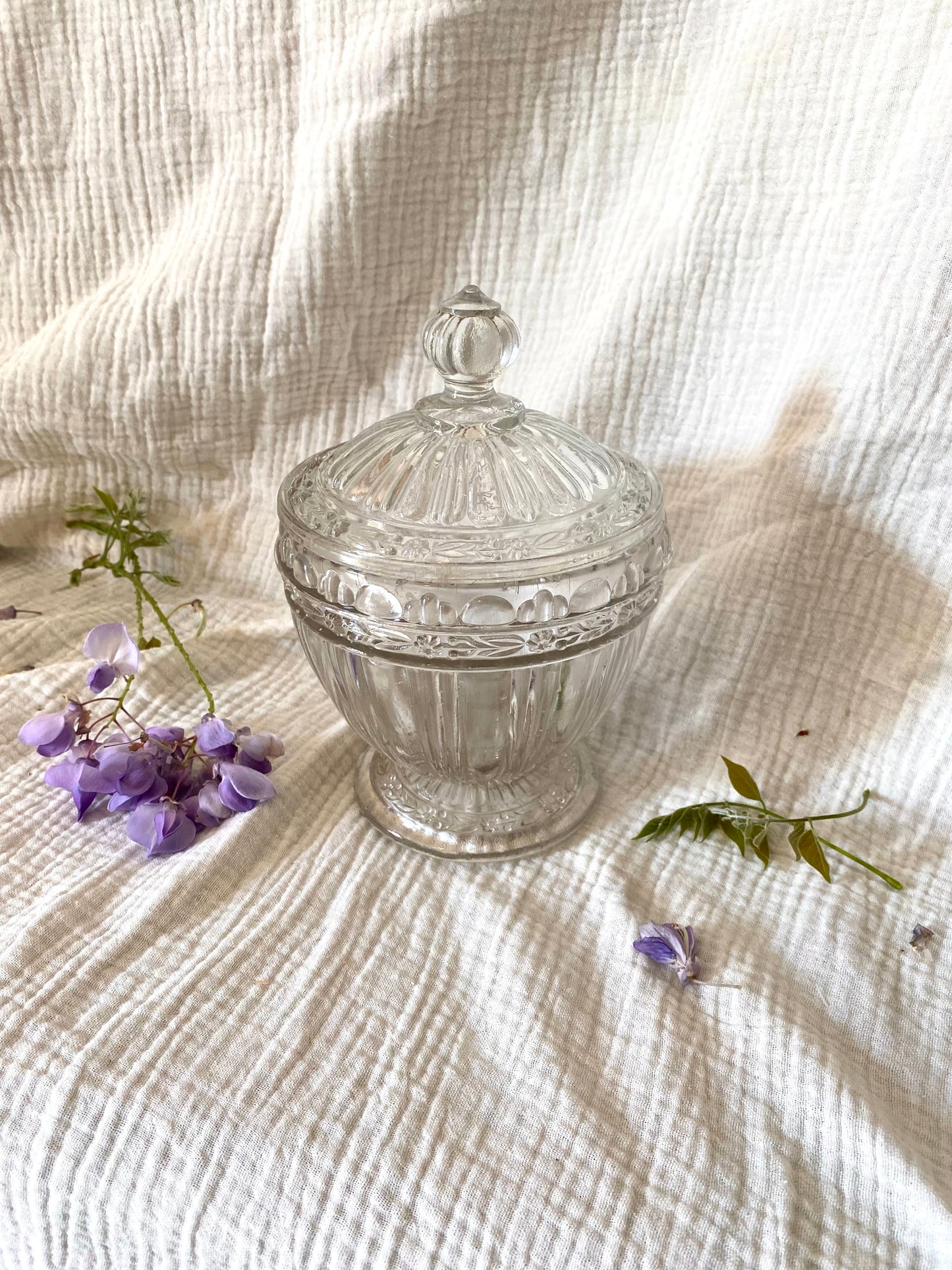 Bonbonnière Vintage en Verre Moulé
