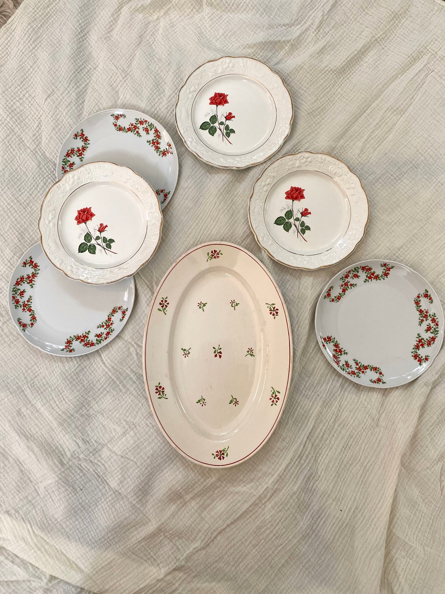 Assiettes à dessert dépareillées