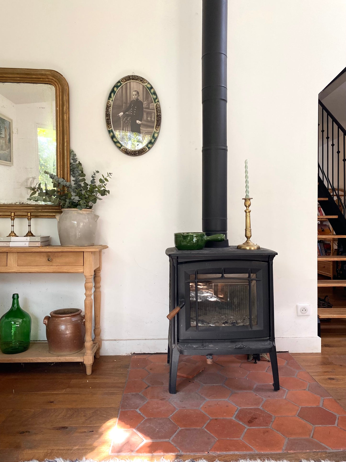 Portrait ancien ovale sous verre - Cadre Art Nouveau - 

Fin XIXème / Début XXème siècle (circa 1900).