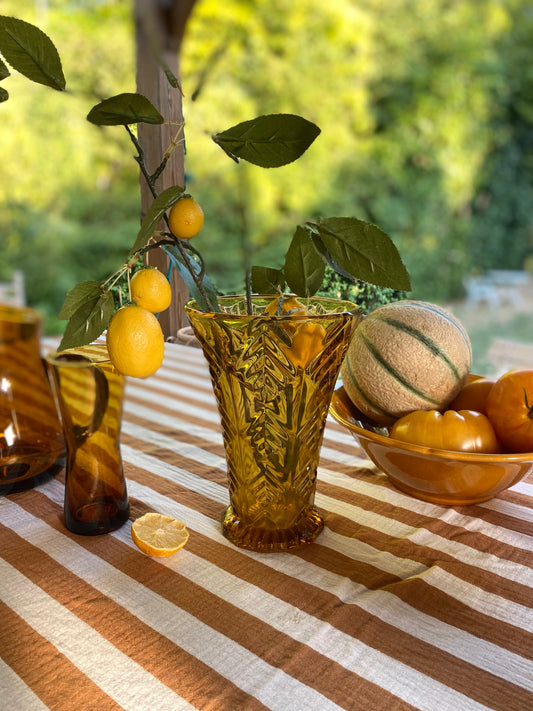 Vase en verre pressé ambré, années 70