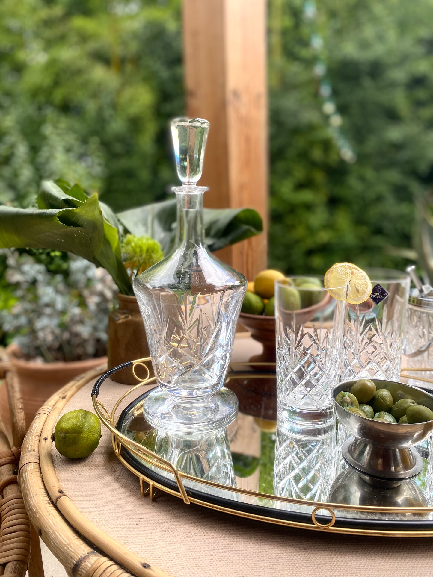 Carafe en cristal ancien ciselé