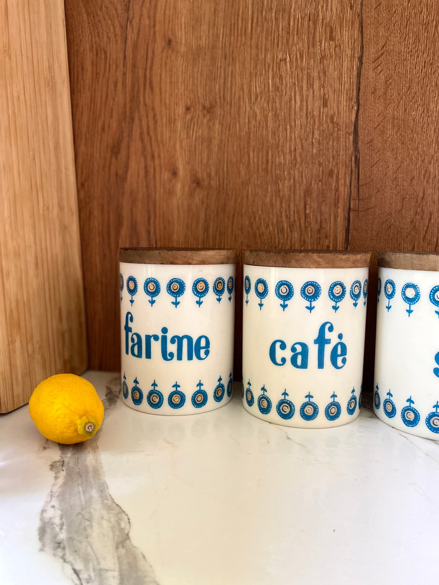 Série de pots à épices vintage