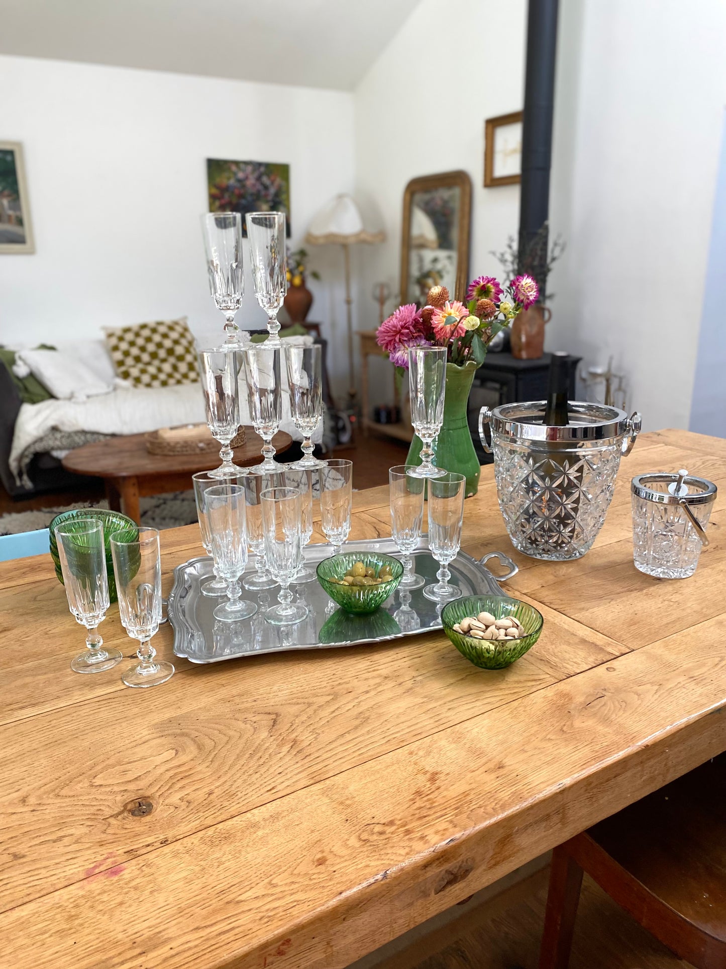 Service de 16 flûtes en verre ancien