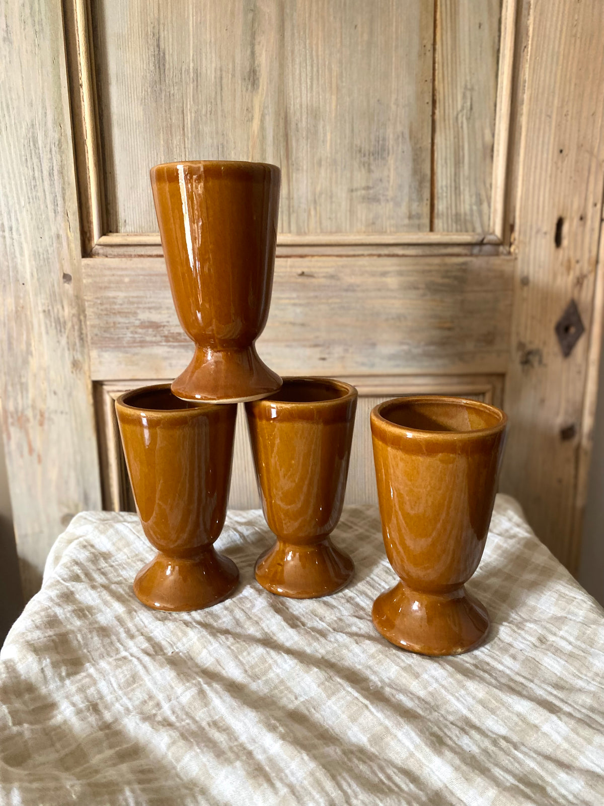 Ensemble de 4 mazagrans vintage en faïence caramel