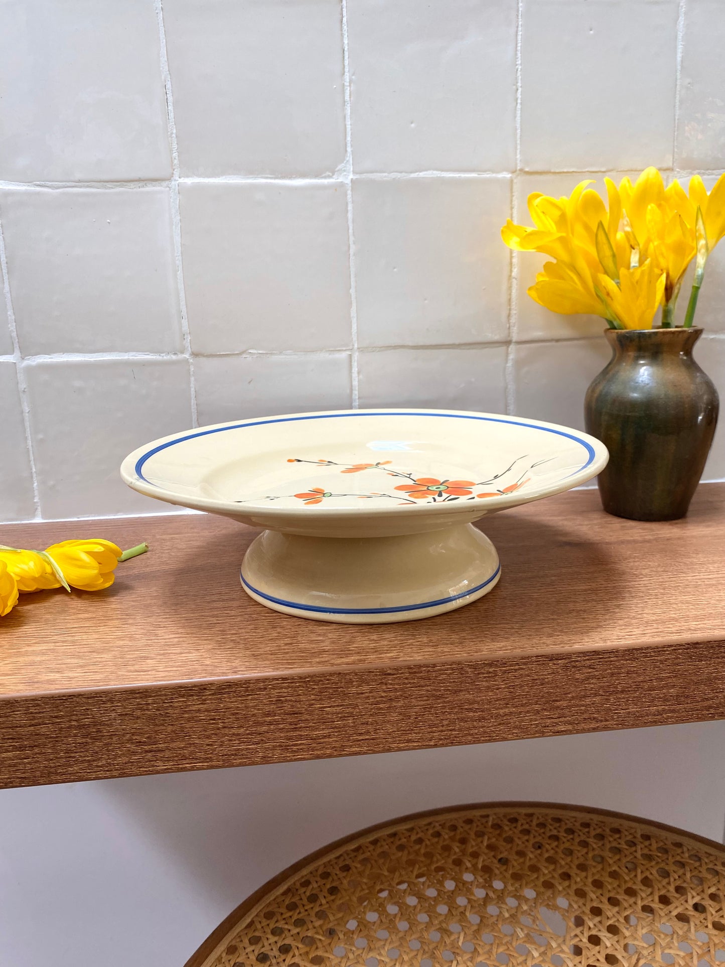Plat de présentation sur pied
