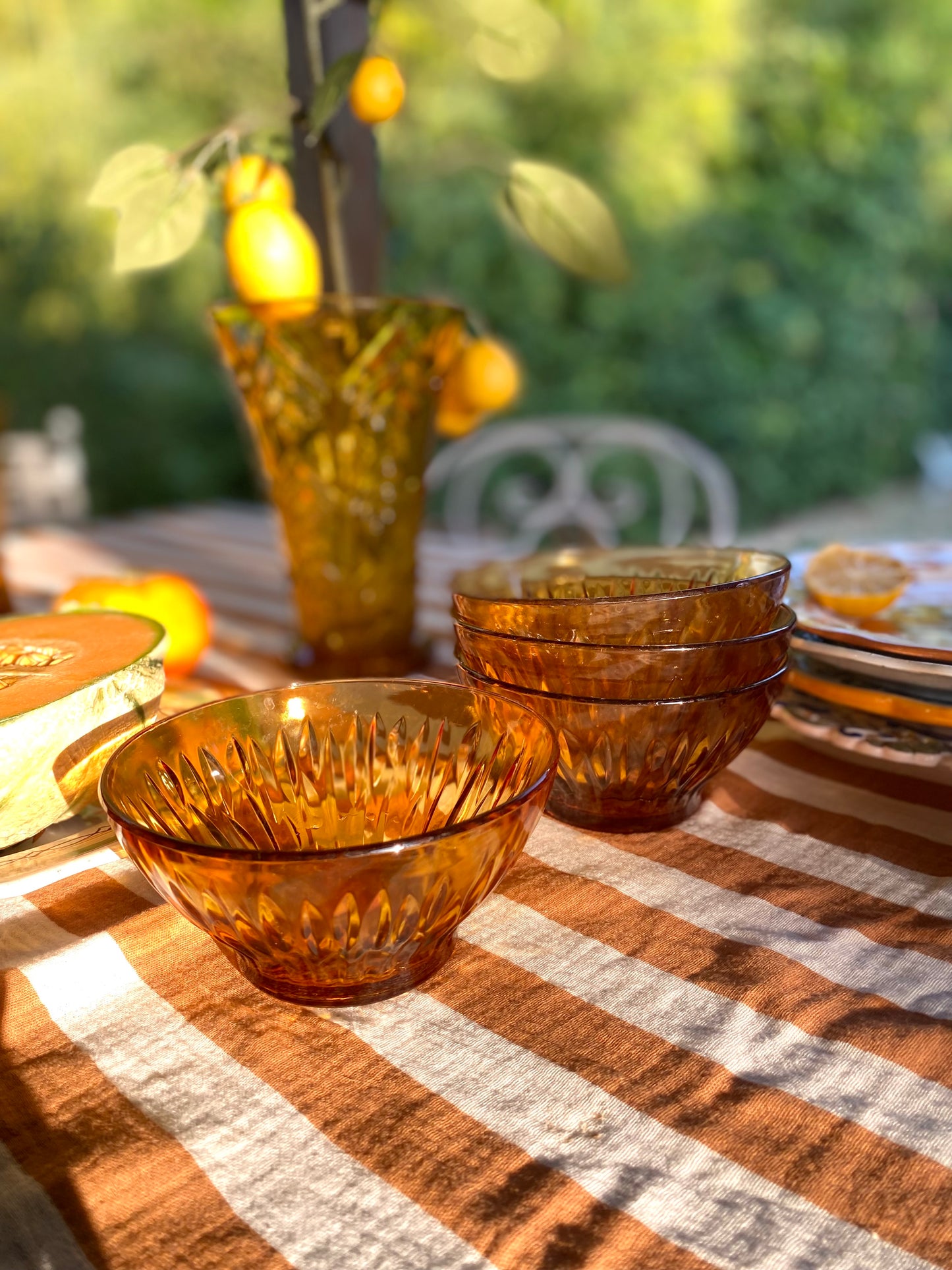 Lot de 4 bols en verre pressé ambré — vintage années 1970