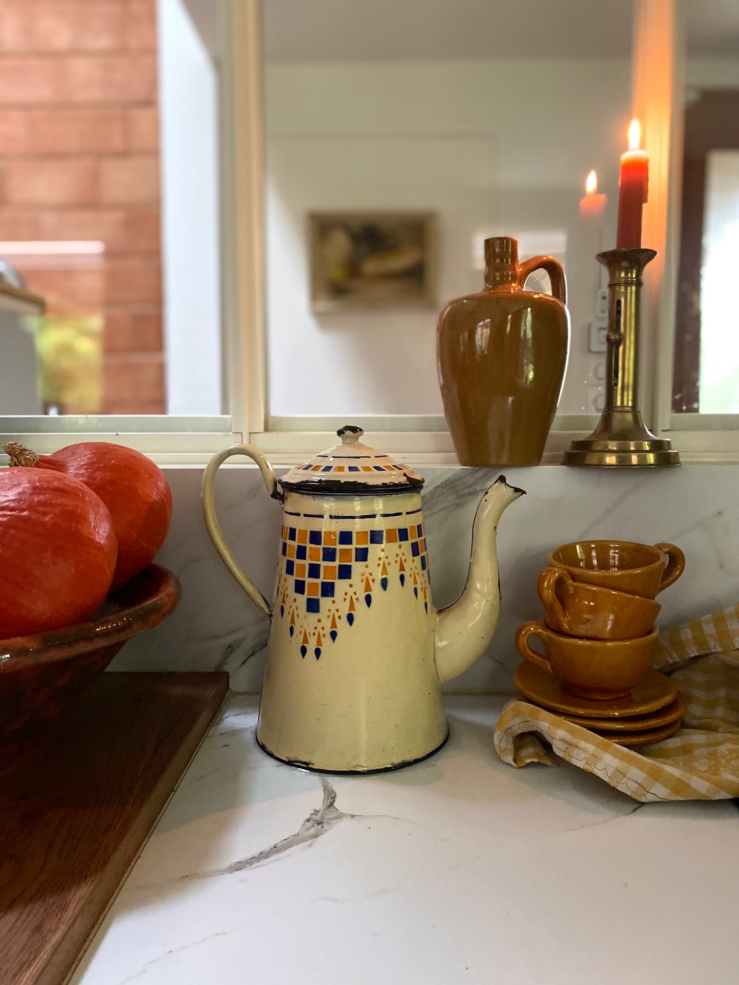 Cafetière 1930 en tôle émaillée